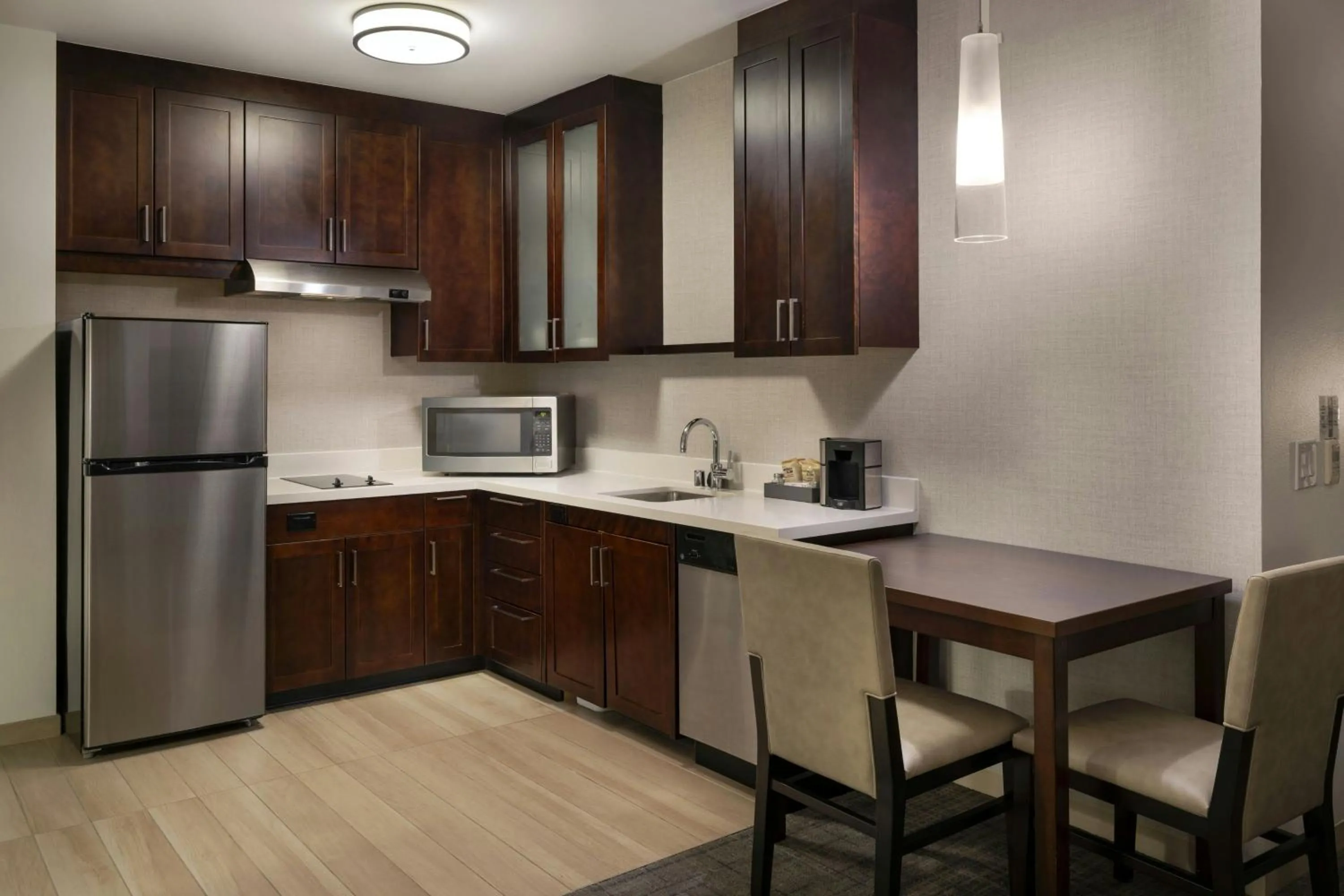 Kitchen or kitchenette in Residence Inn by Marriott Los Angeles Pasadena/Old Town