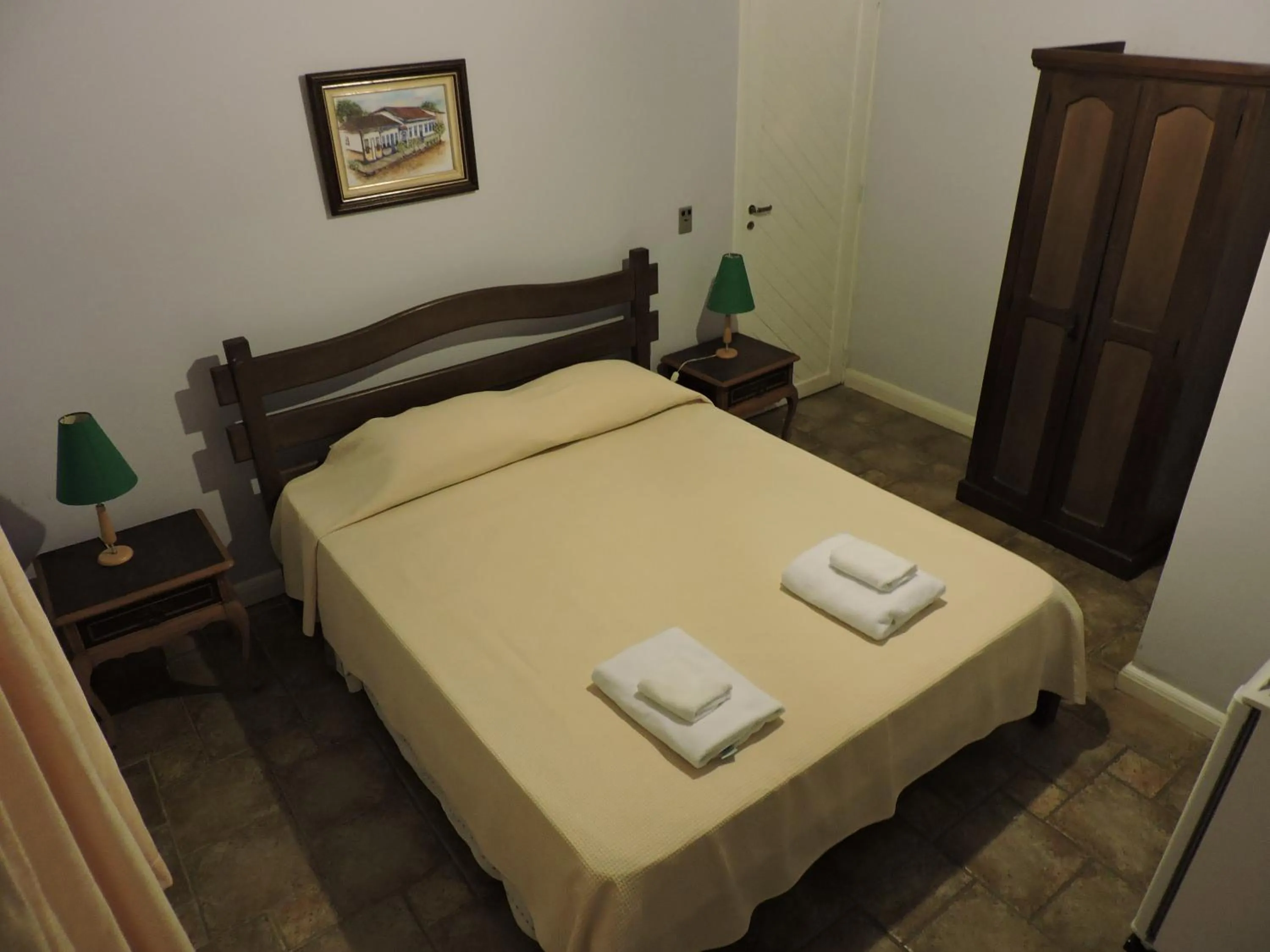 Photo of the whole room, Bed in Pousada D'amoras