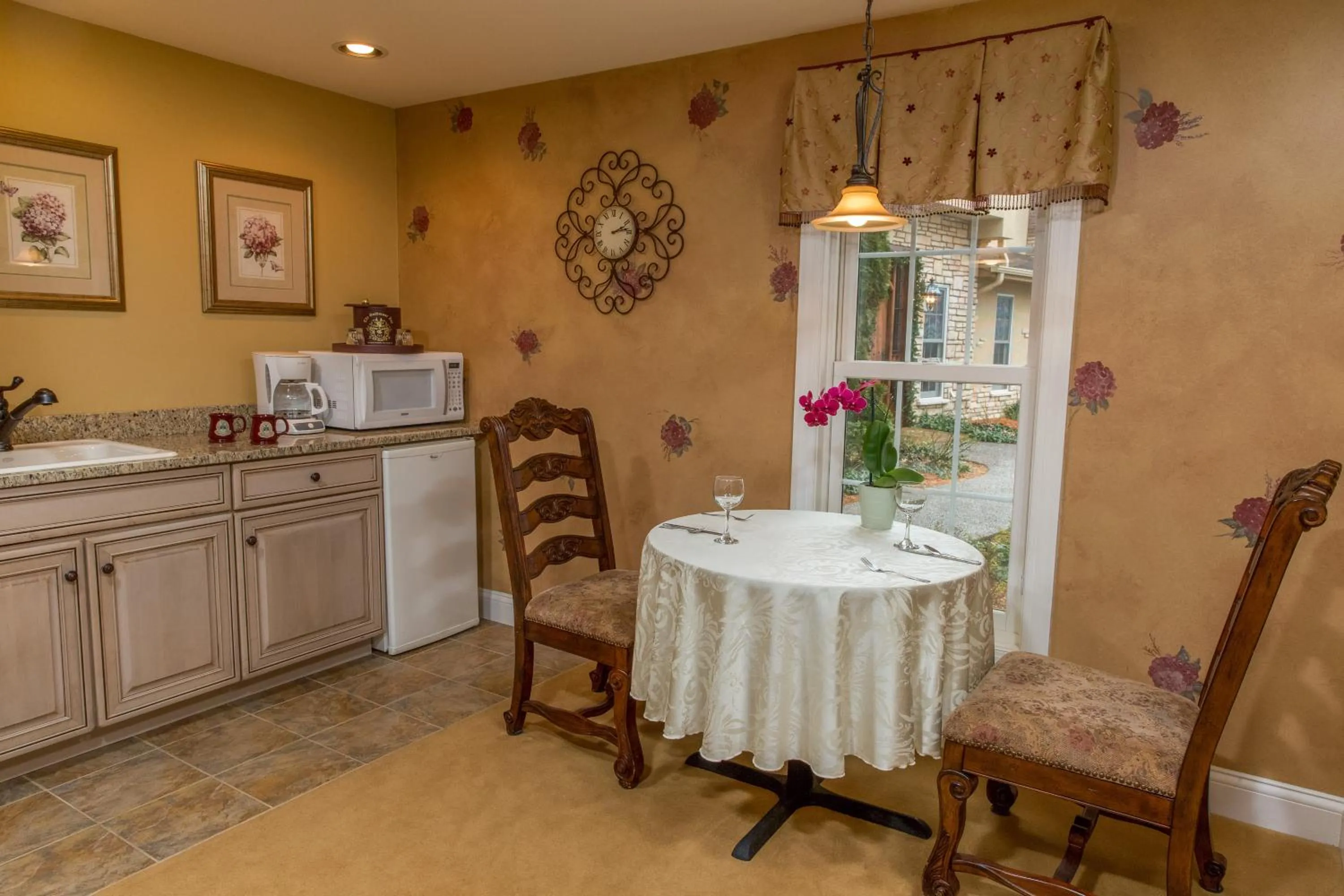 Kitchen or kitchenette in Goldmoor Inn & Resort