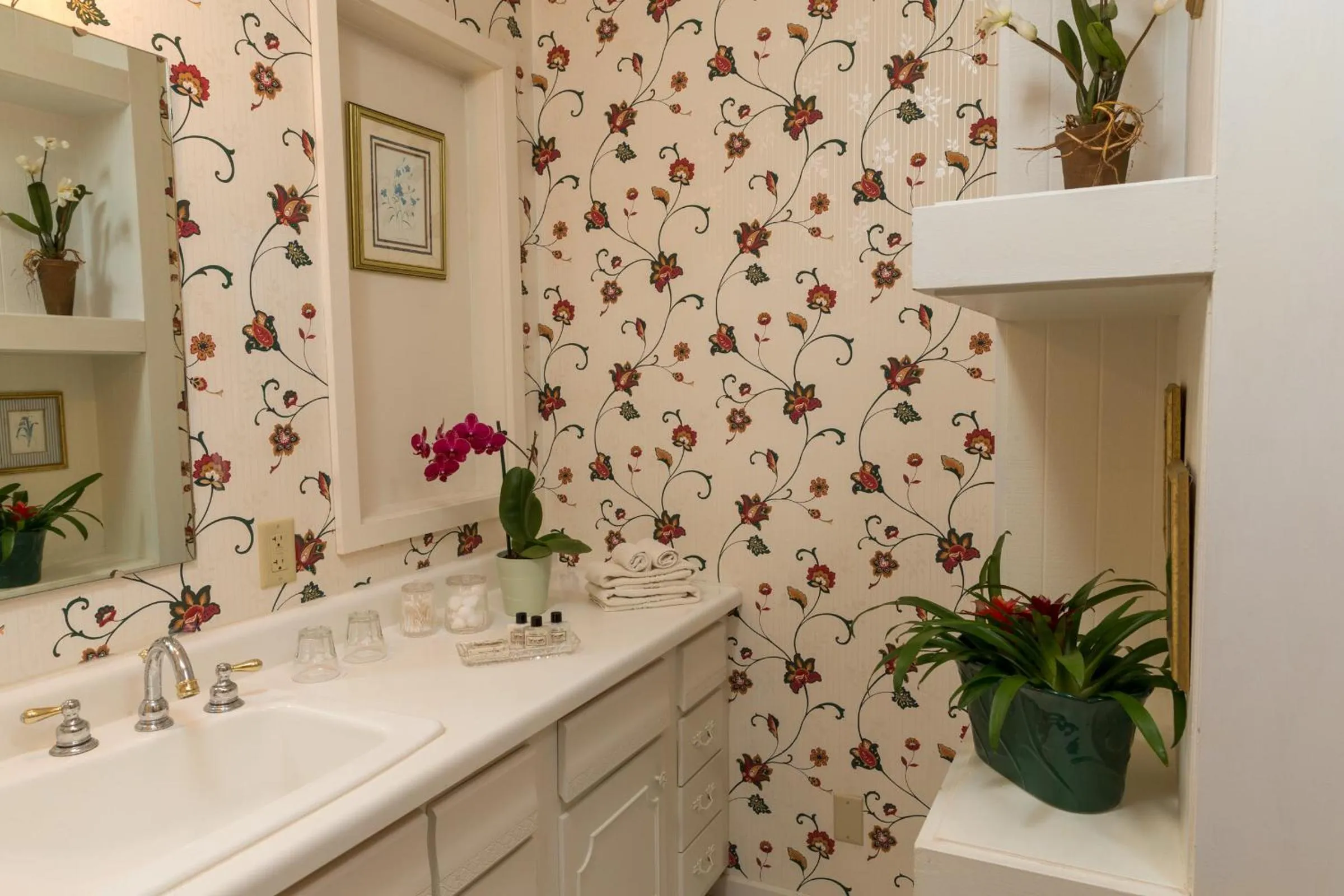 Bathroom in Goldmoor Inn & Resort