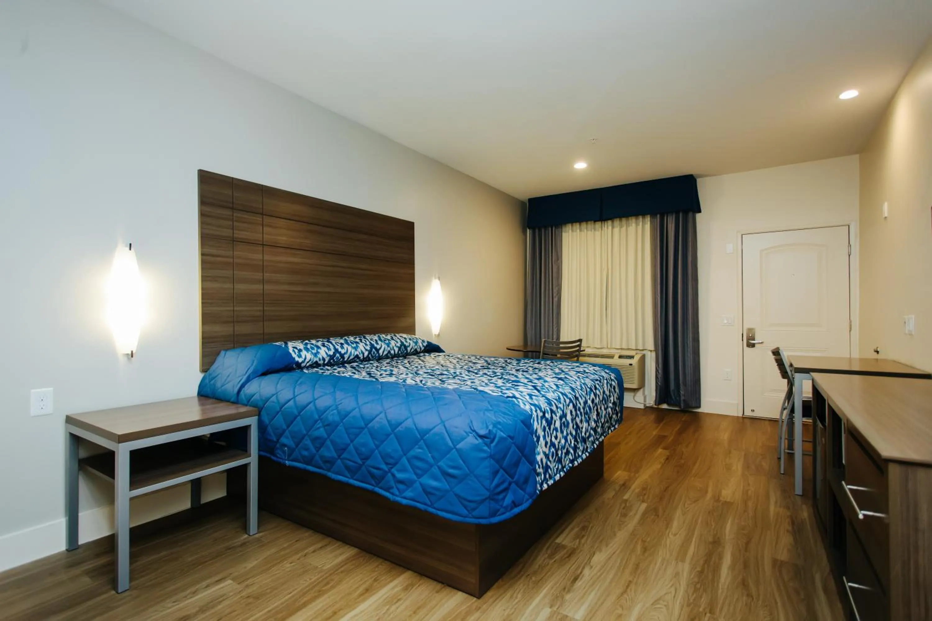 Photo of the whole room, Bed in Palace Inn Blue City Centre