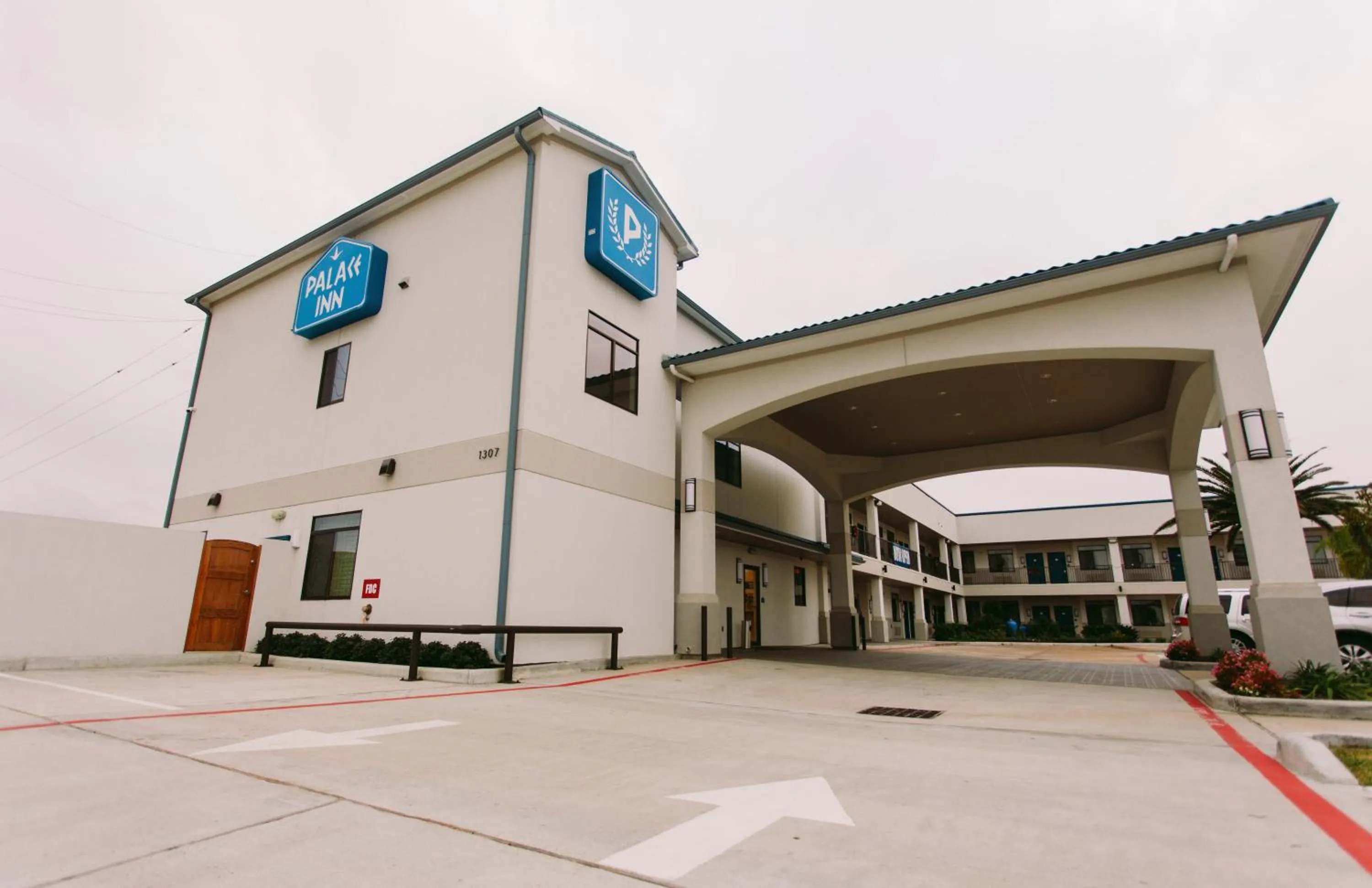 Property building in Palace Inn Blue City Centre