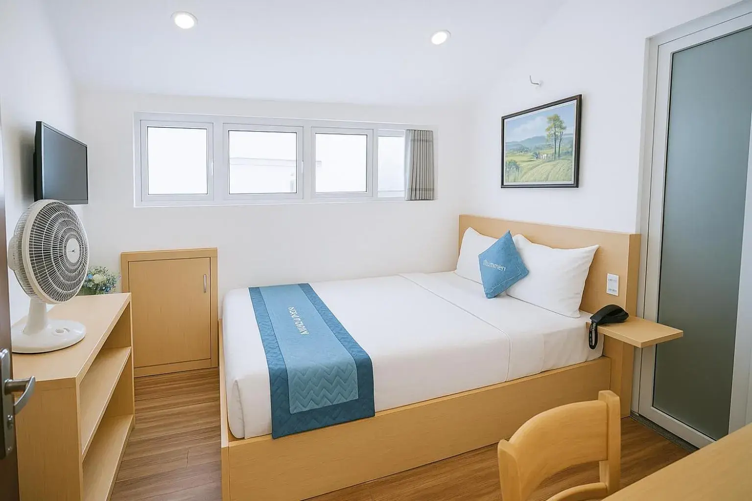 Standard Double Room in Tuan Thuy Hotel Standard Double Room in Tuan Thuy Hotel