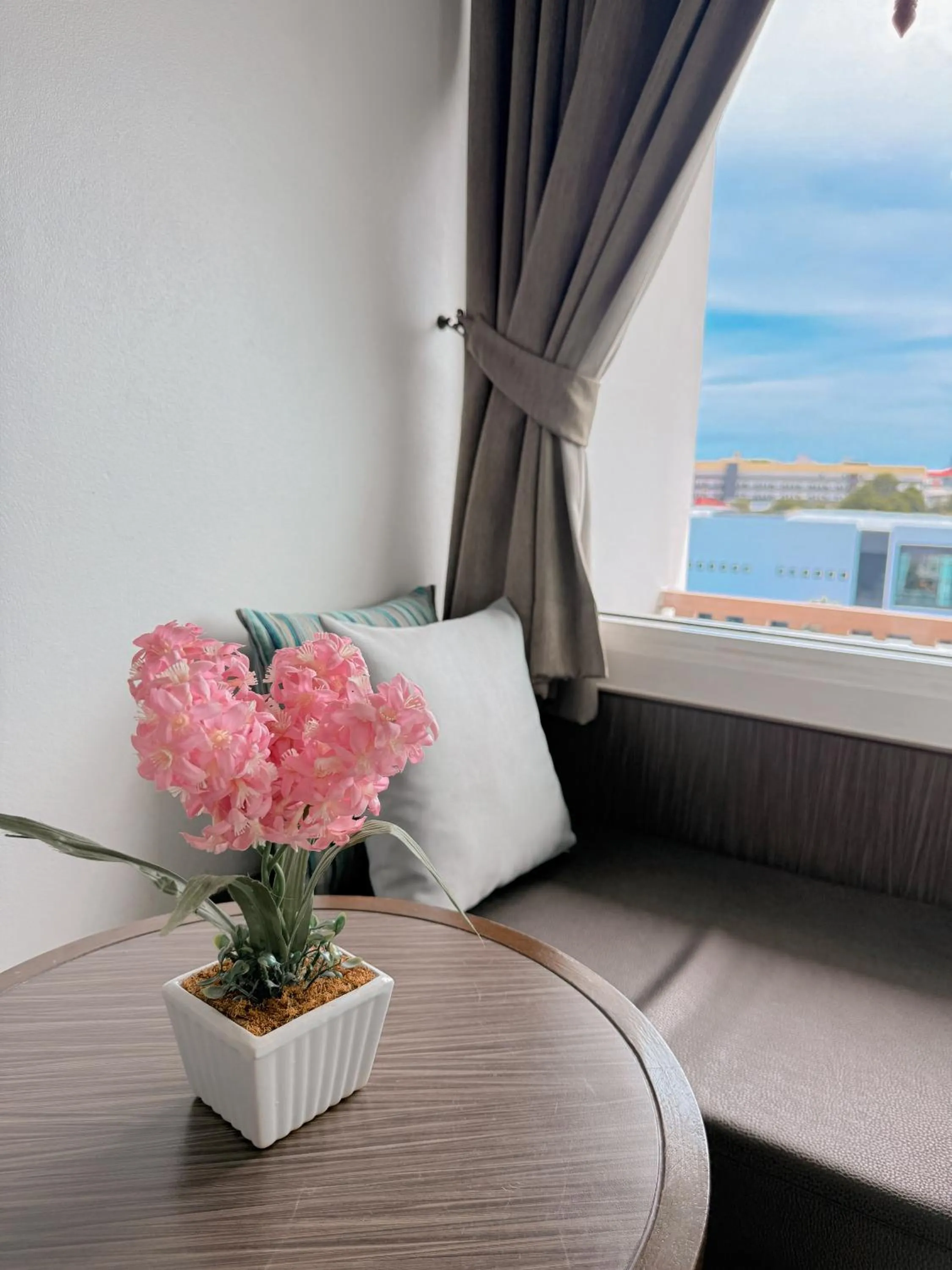 Vareena palace hotel