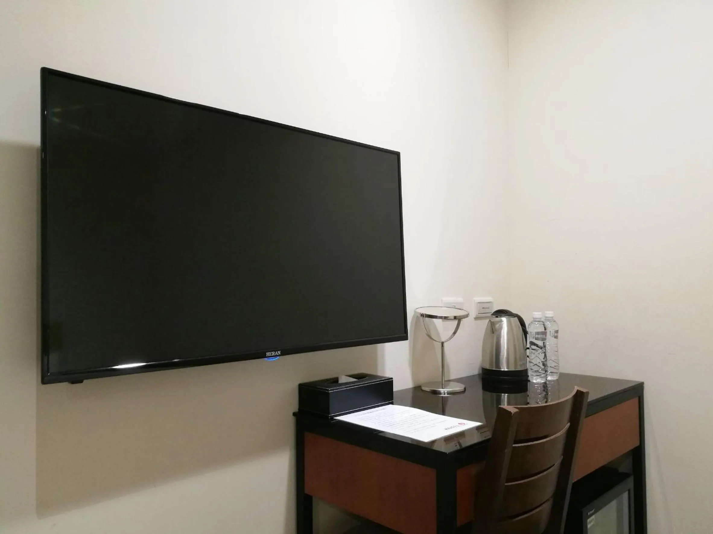 TV and multimedia in Hotel J Taoyuan