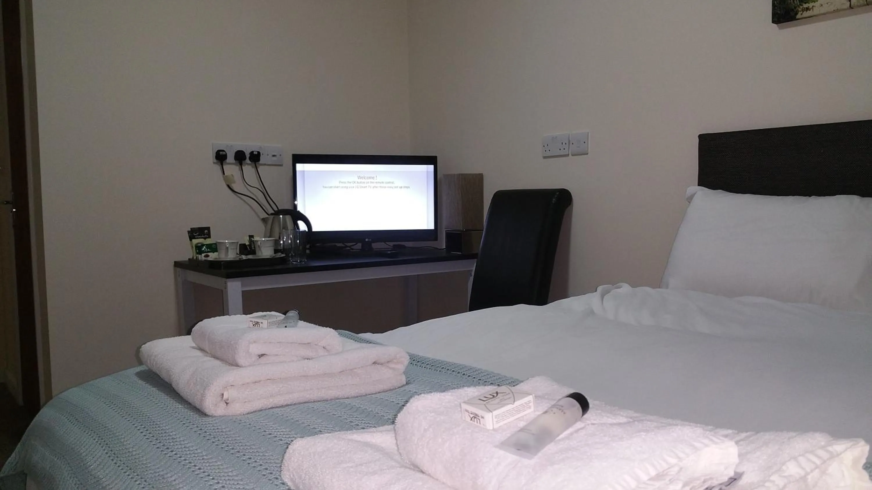 Property building, Bed in The Oxford House