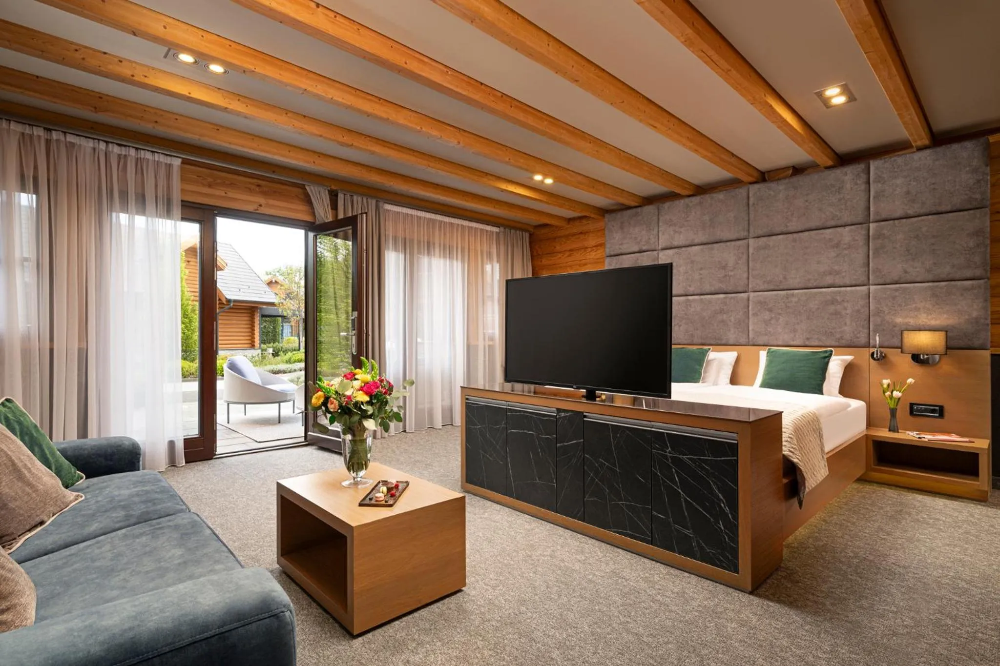 Bed in Avalon Resort & SPA