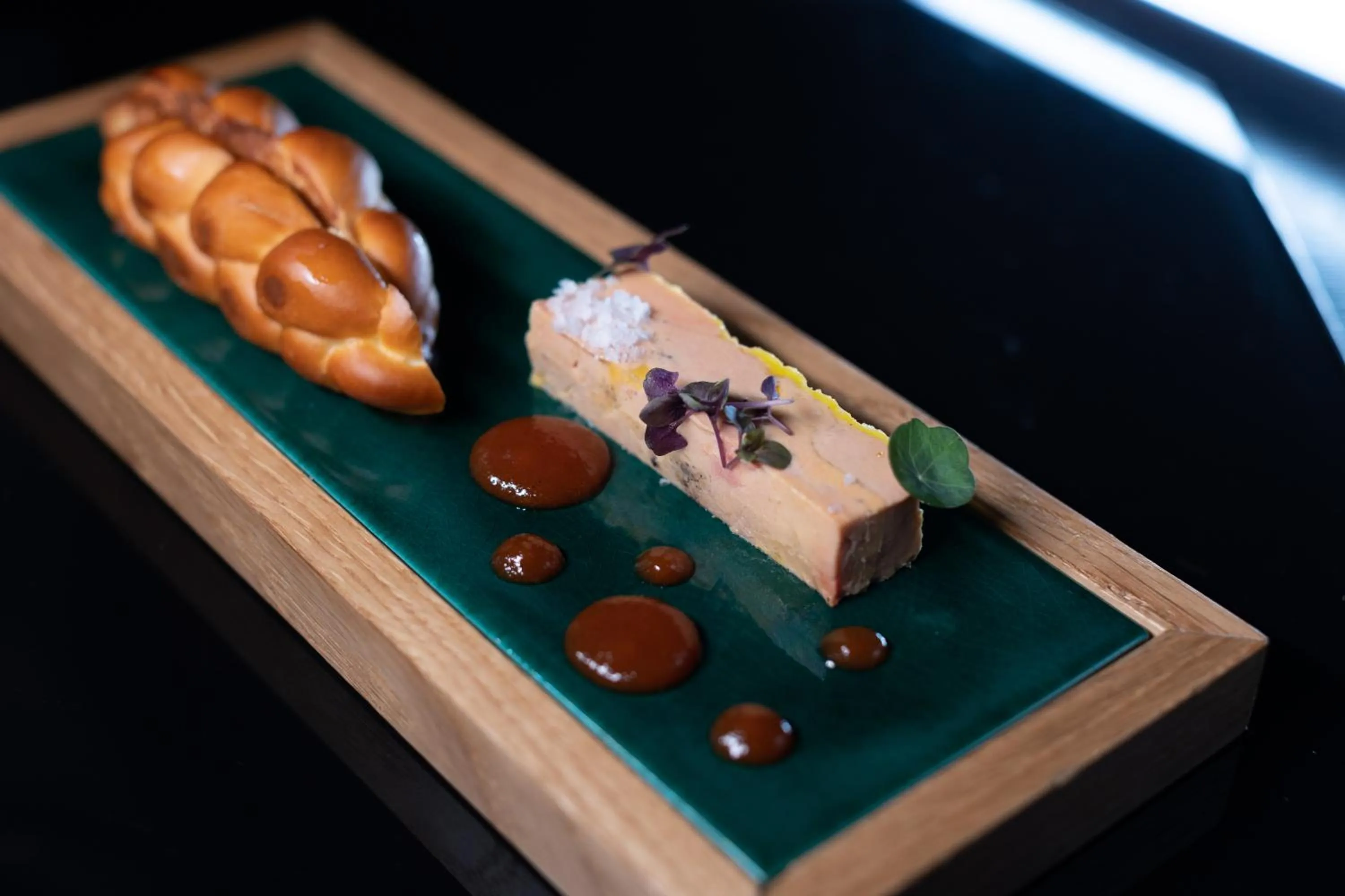 Restaurant/places to eat in Avalon Resort & SPA