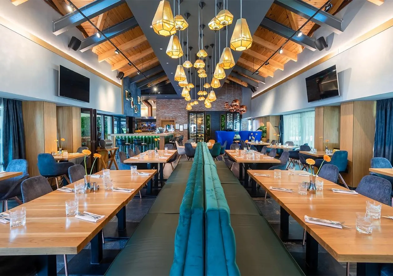 Restaurant/places to eat in Avalon Resort & SPA