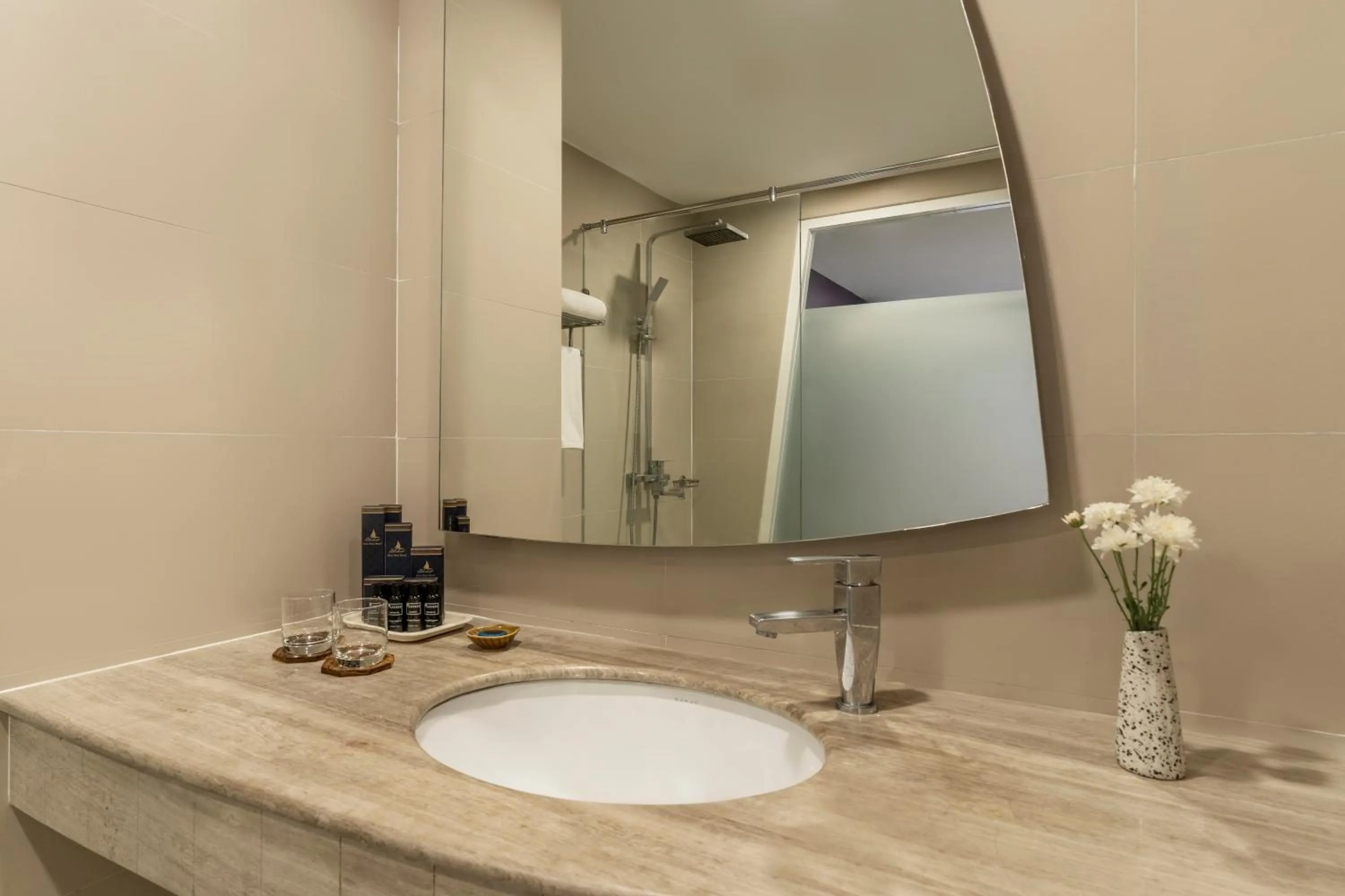 Bathroom in Blue Boat Hotel JC