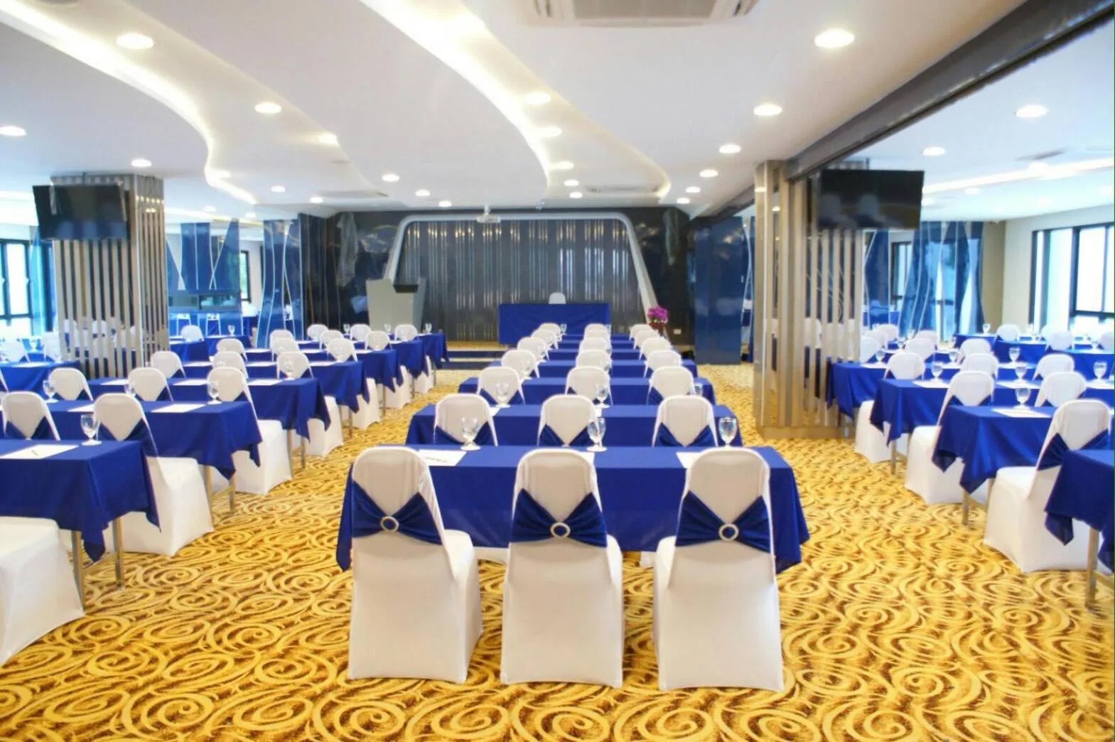Banquet/Function facilities in Blue Boat Hotel JC
