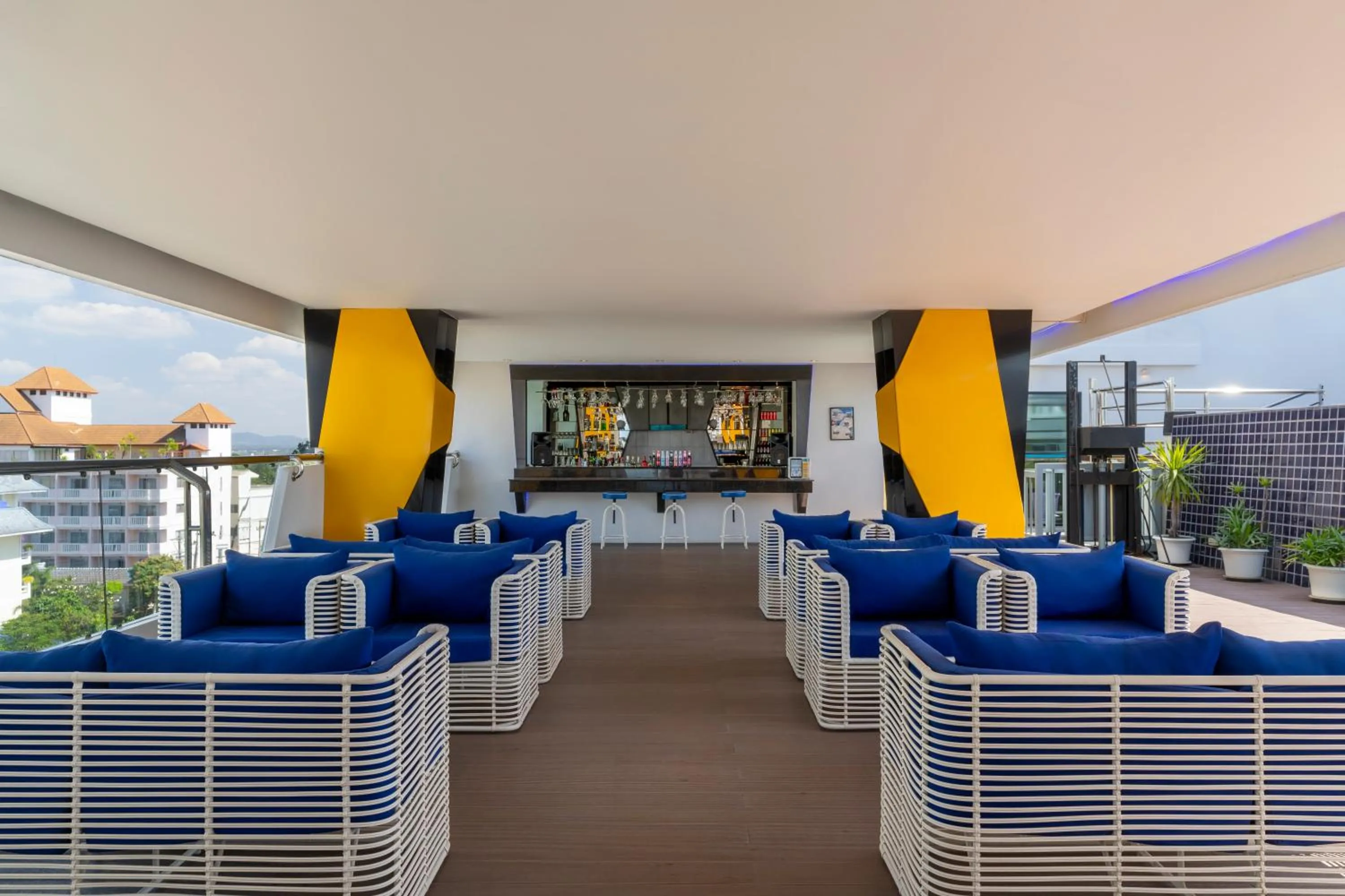 Lounge or bar in Blue Boat Hotel JC