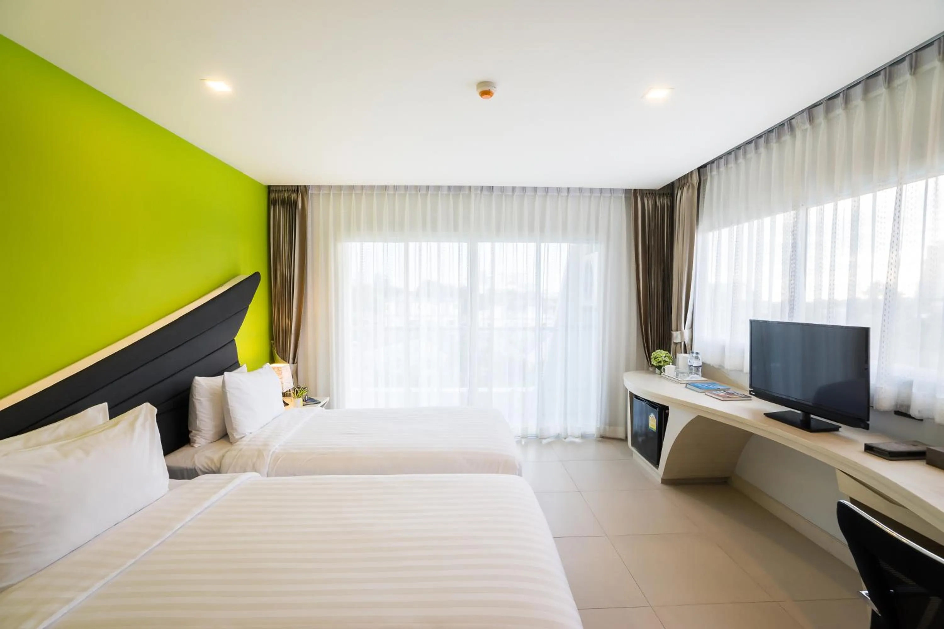 Bedroom, Bed in Blue Boat Hotel JC