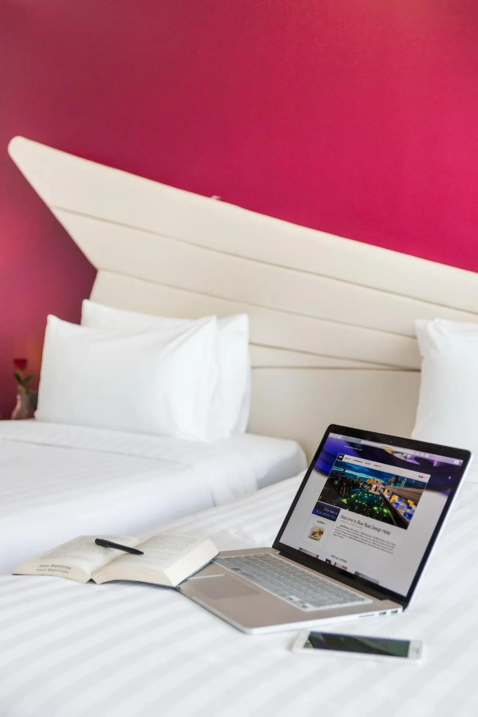 Decorative detail, Bed in Blue Boat Hotel JC