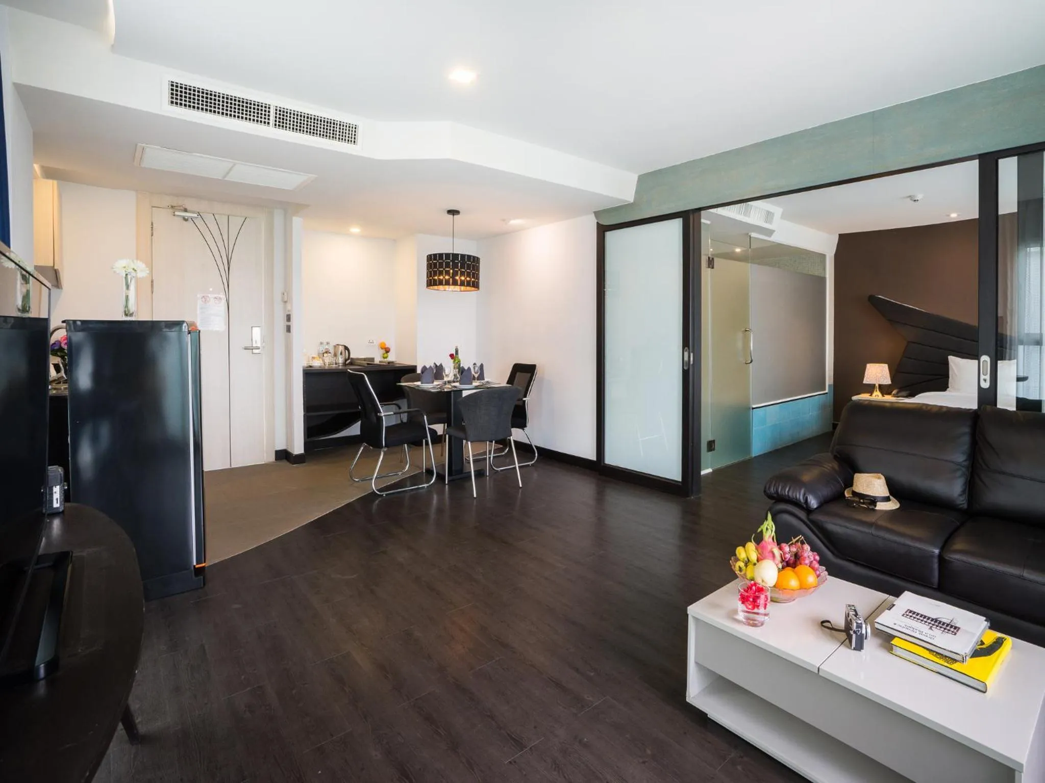 Dining area in Blue Boat Hotel JC