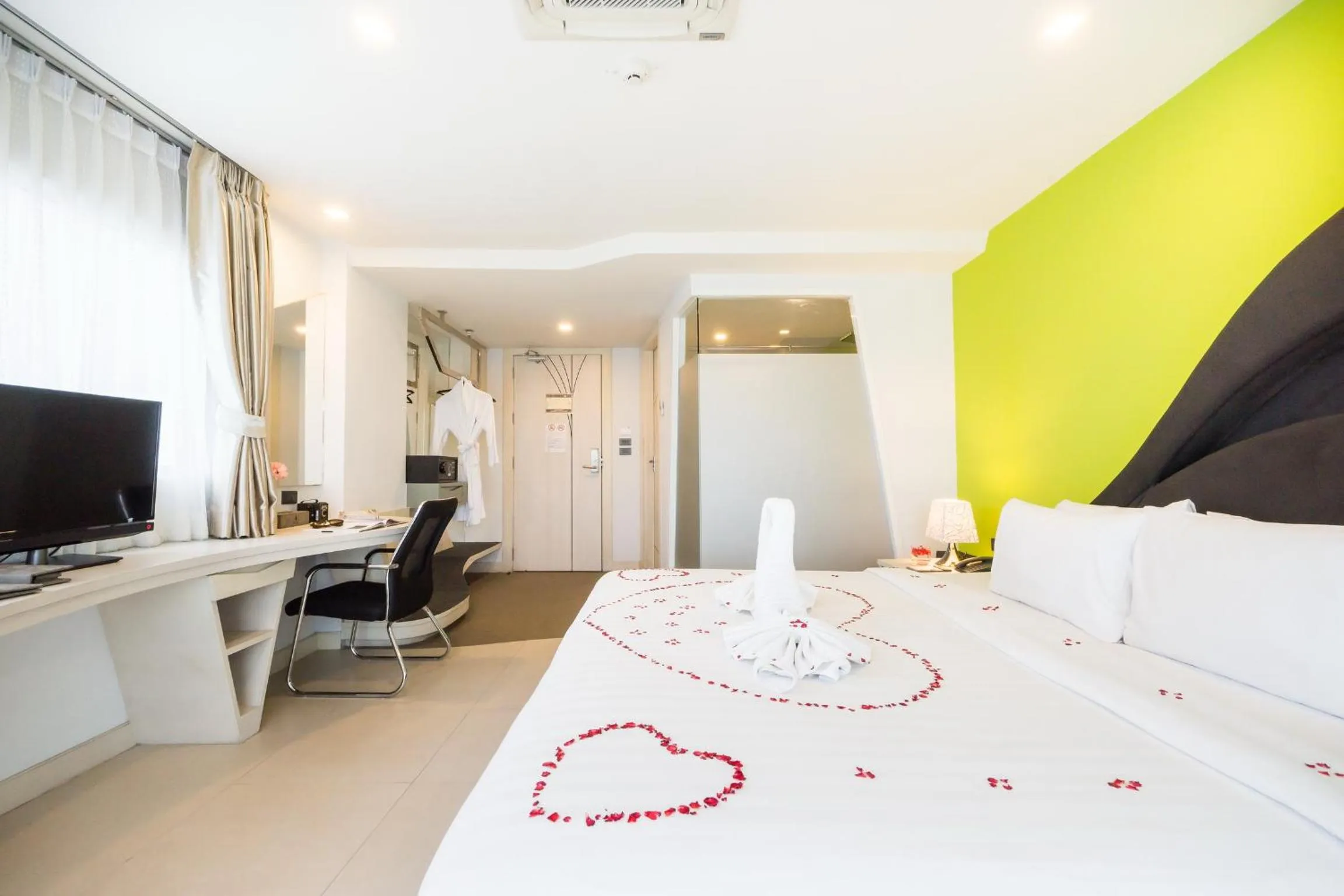 Bed in Blue Boat Hotel JC