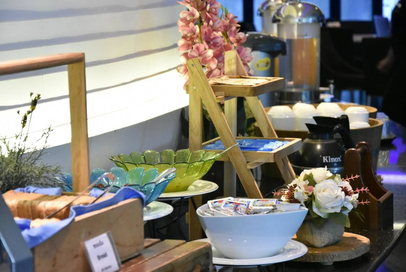 Food in Blue Boat Hotel JC