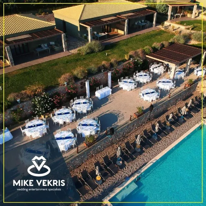 Restaurant/places to eat in Elimnion Resort