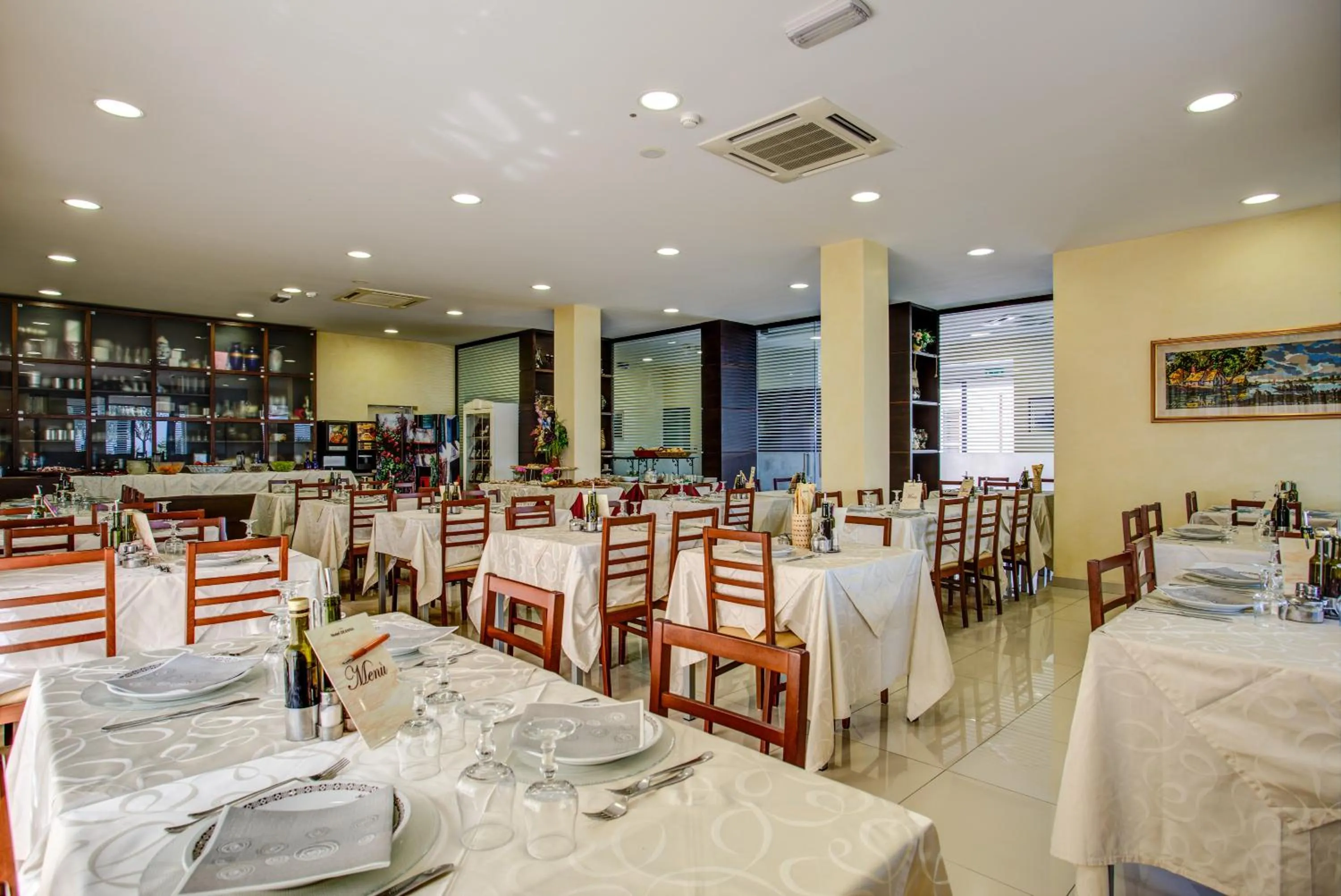 Restaurant/places to eat in Hotel Deanna