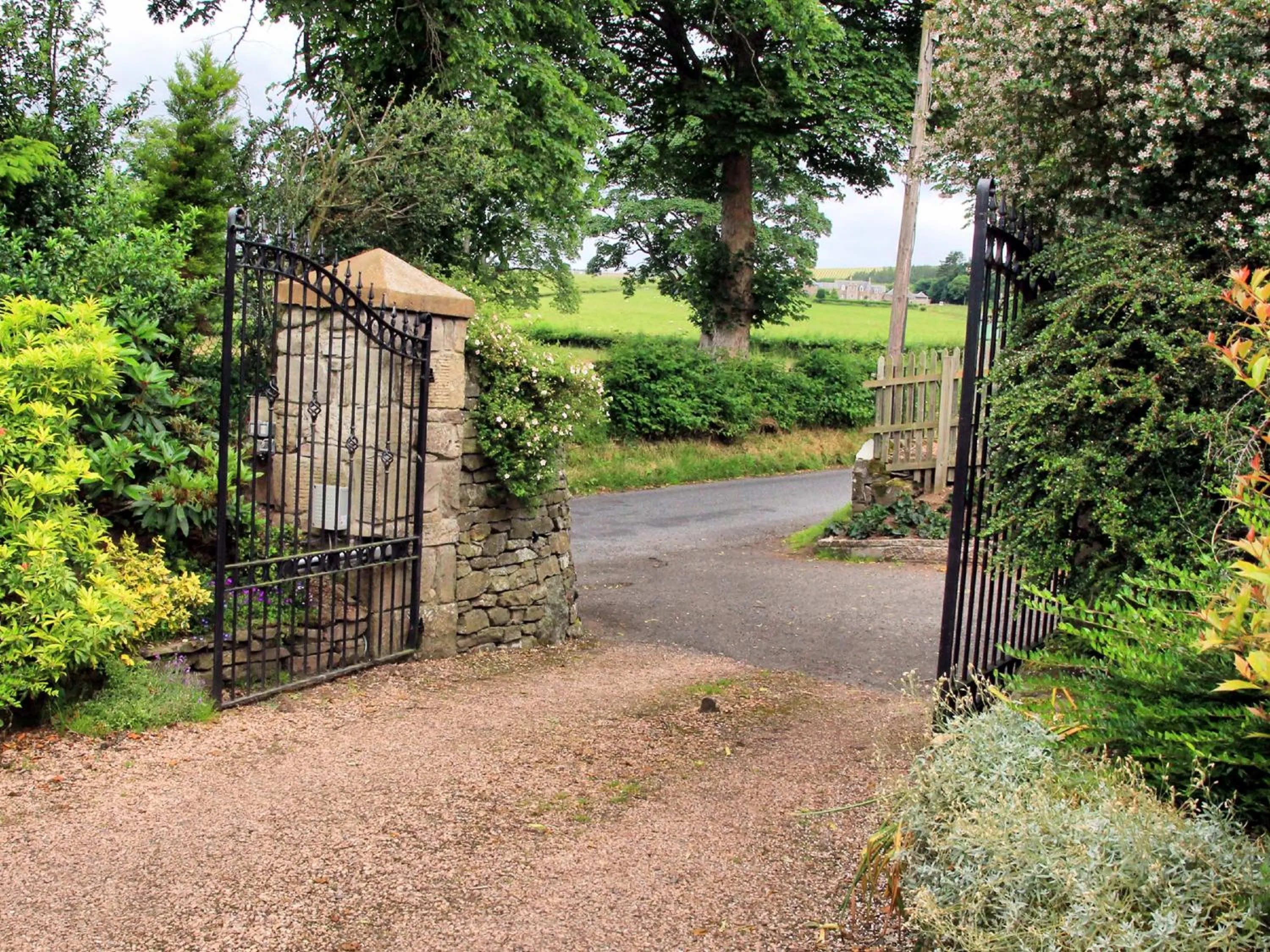 Garden in Westacre Bed & Breakfast