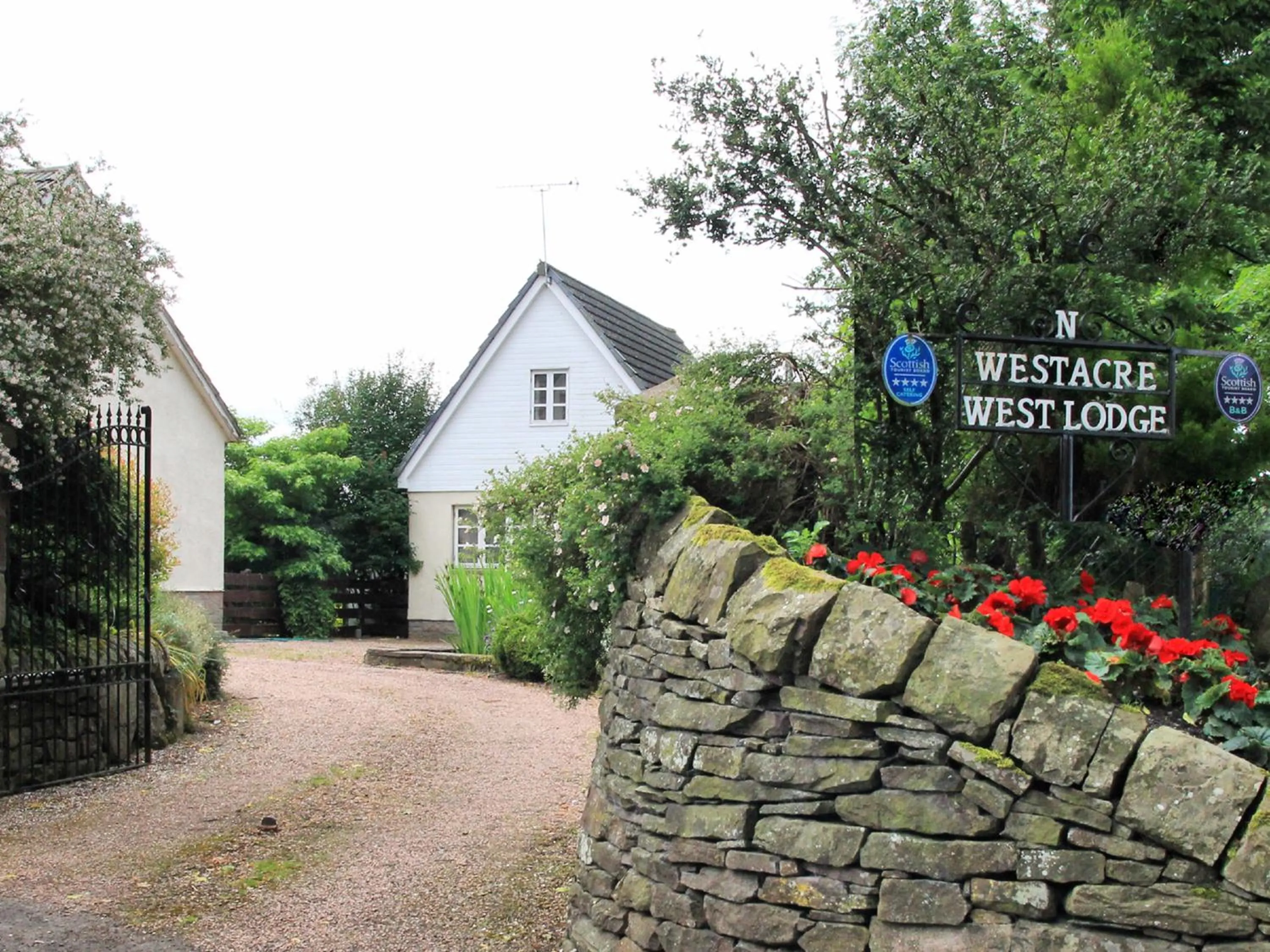 Facade/entrance in Westacre Bed & Breakfast