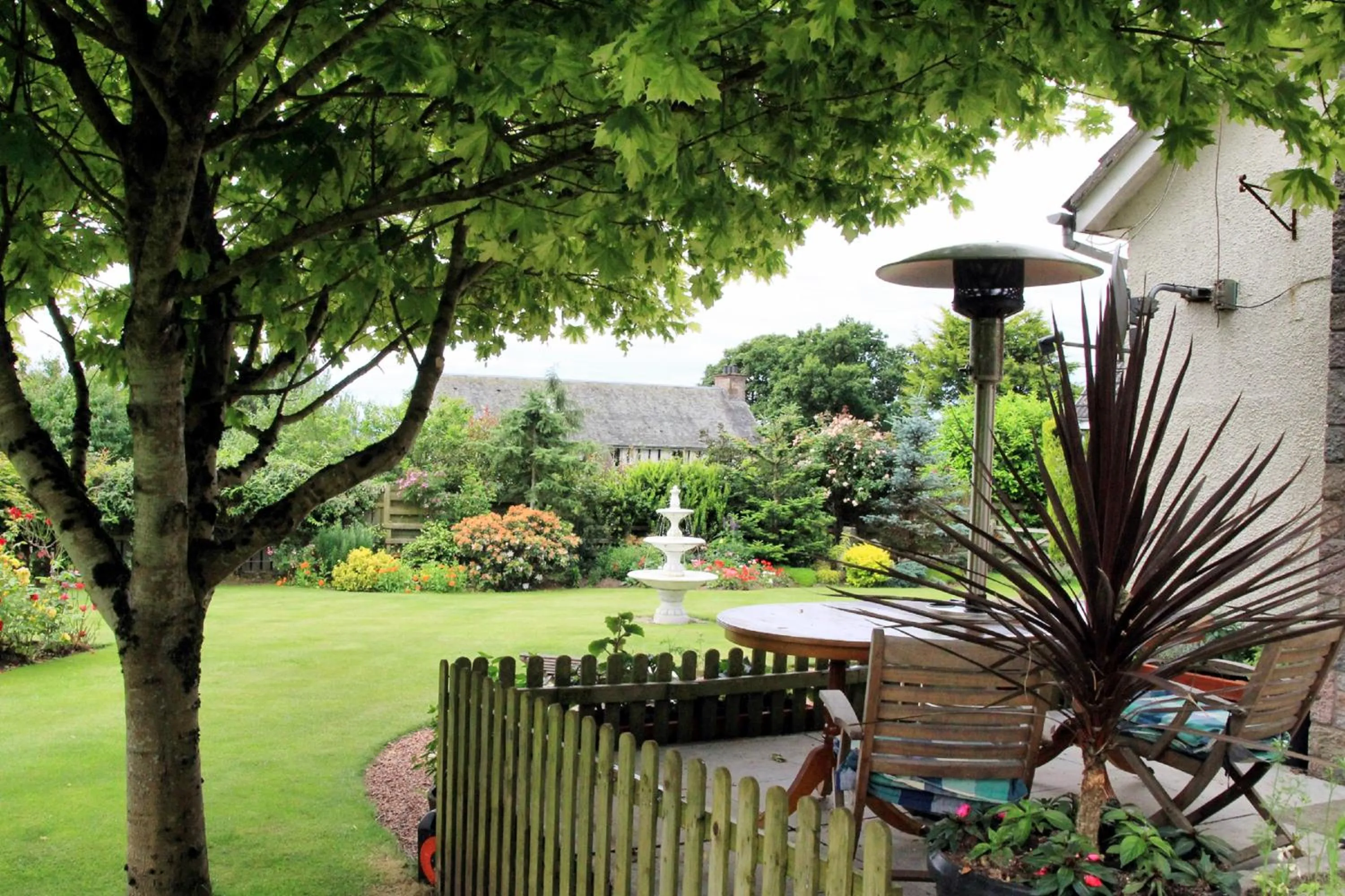 Garden in Westacre Bed & Breakfast