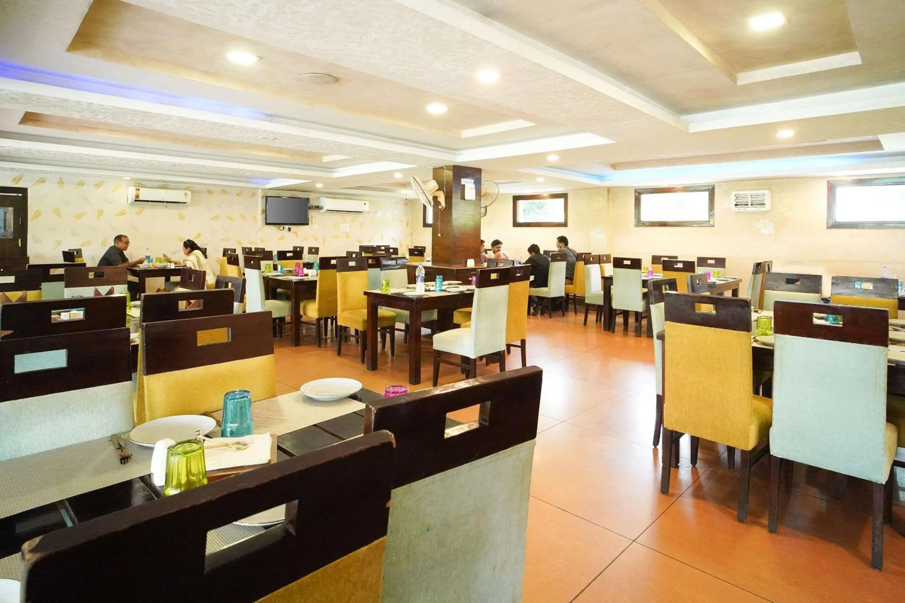 Restaurant/Places to Eat in Comfort Inn Coral River