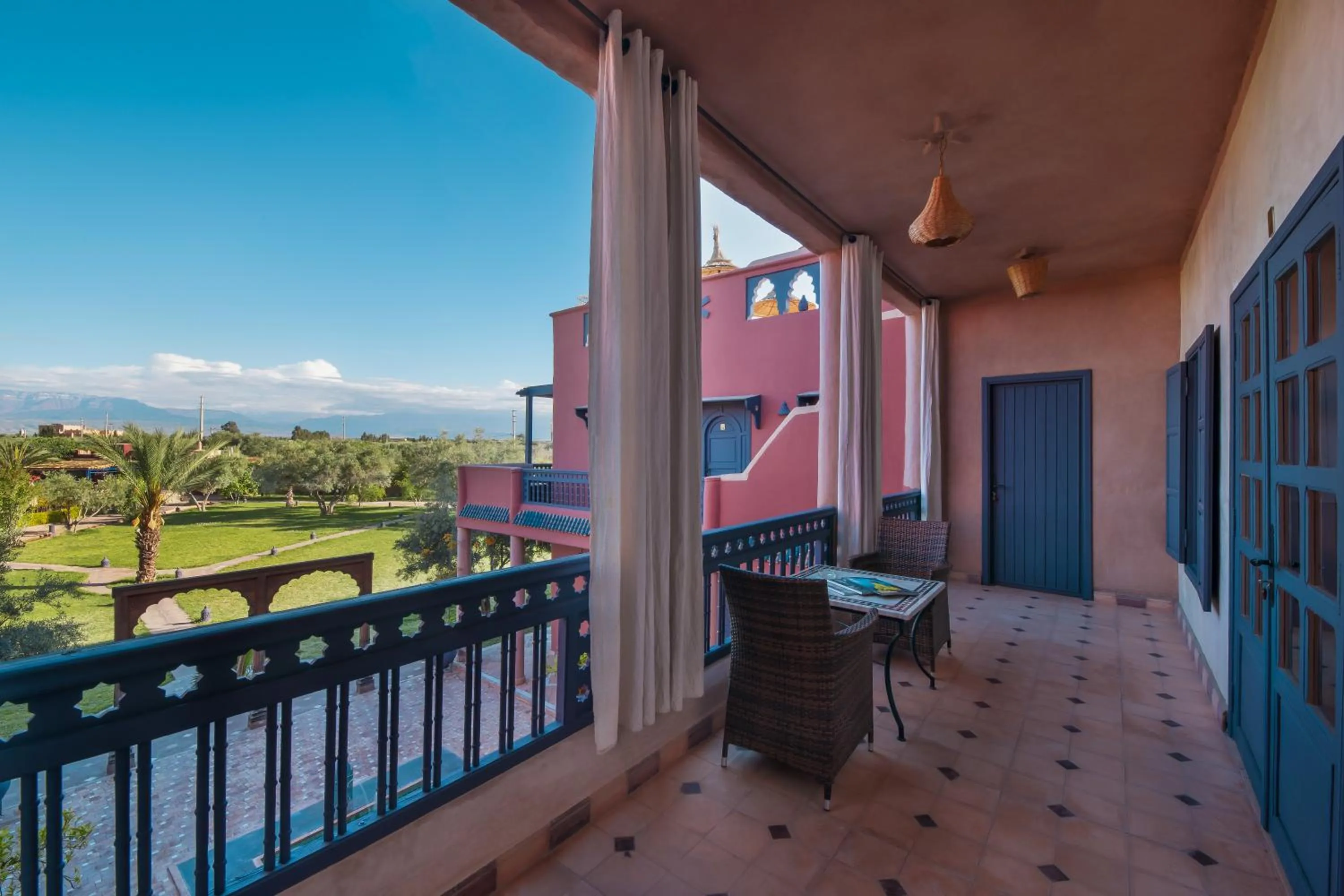 Day in SOBOL Le Chant des Oliviers