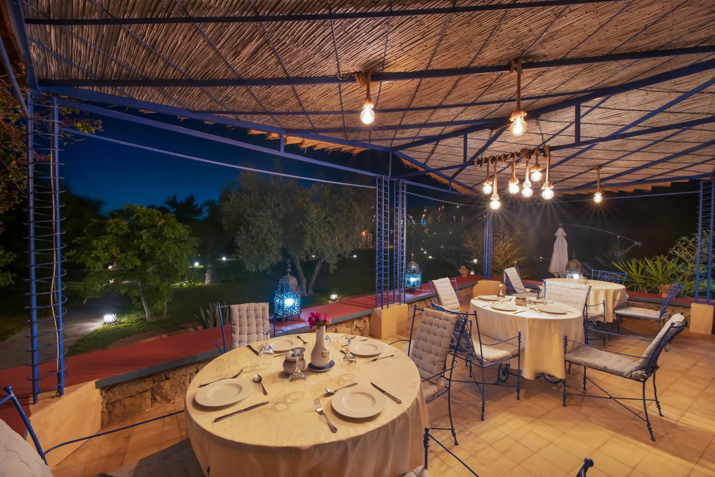 Patio in SOBOL Le Chant des Oliviers