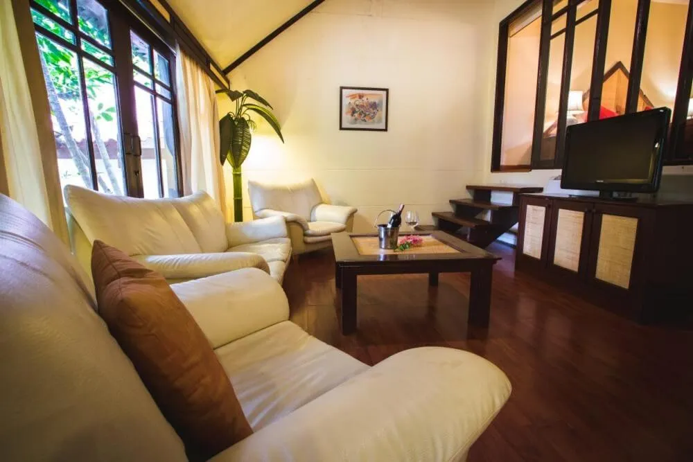 Living room in Natural Park Resort Pattaya