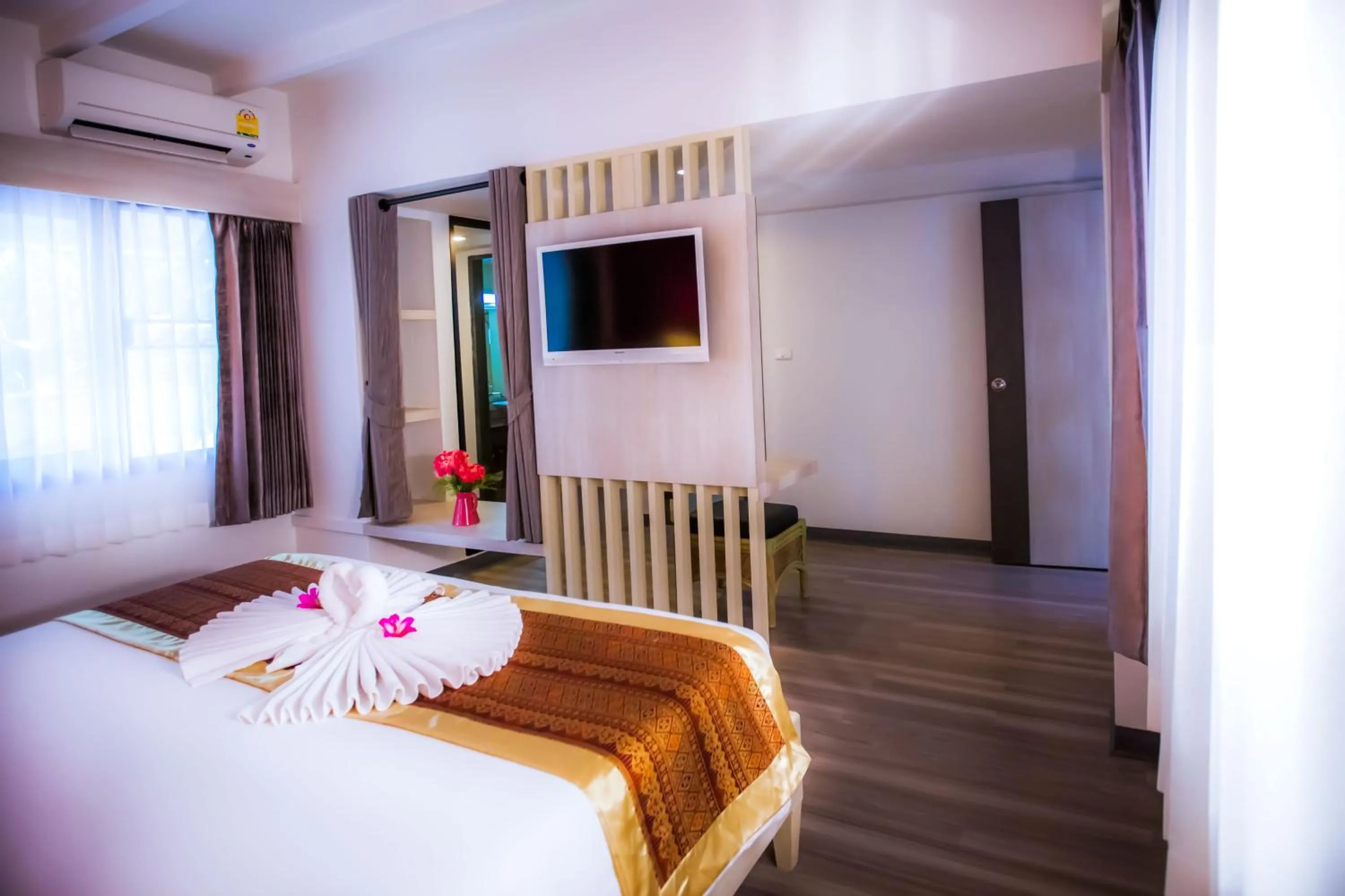 Bedroom, Bed in Natural Park Resort Pattaya