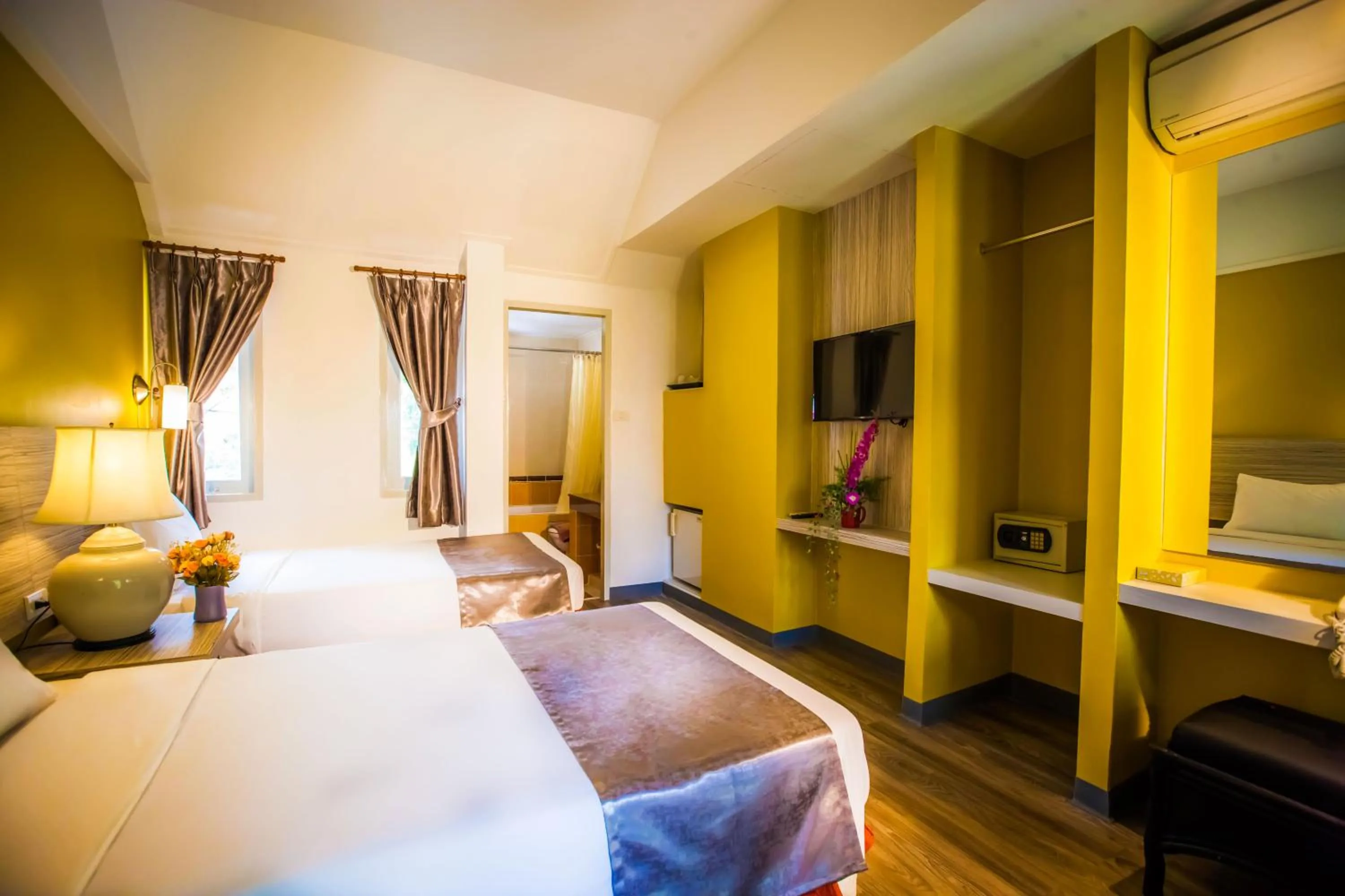 Bedroom, Bed in Natural Park Resort Pattaya