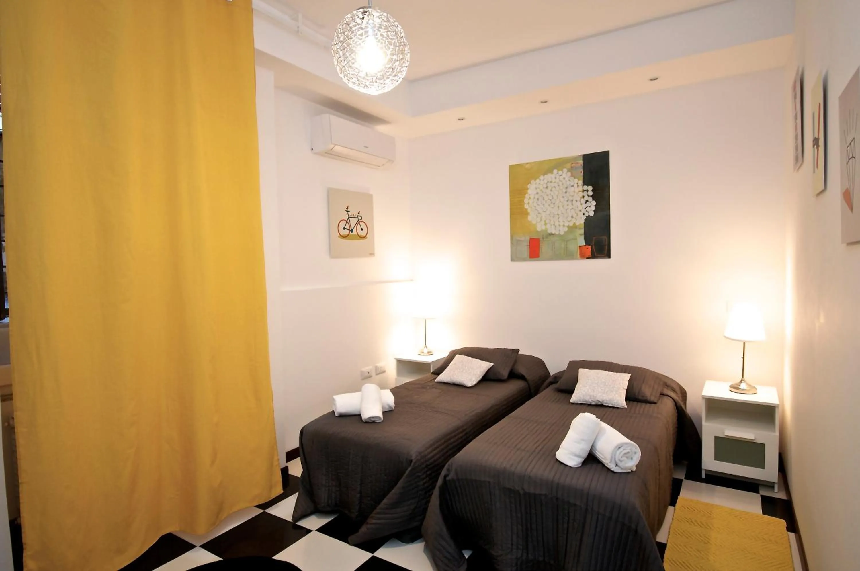 Bedroom, Bed in Flaminio Butterfly House