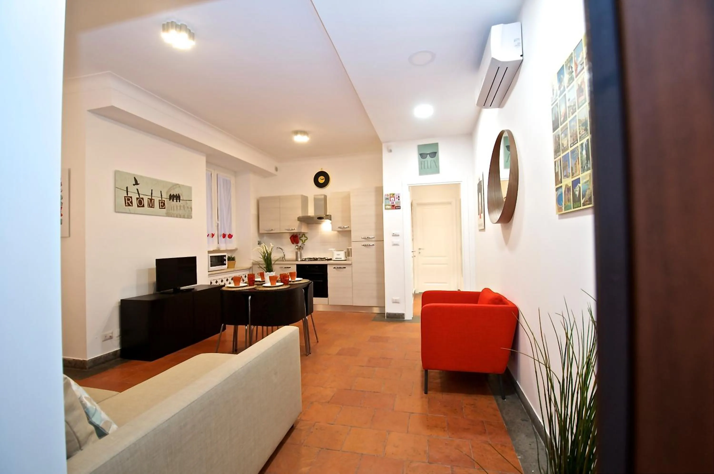 Dining area in Flaminio Butterfly House
