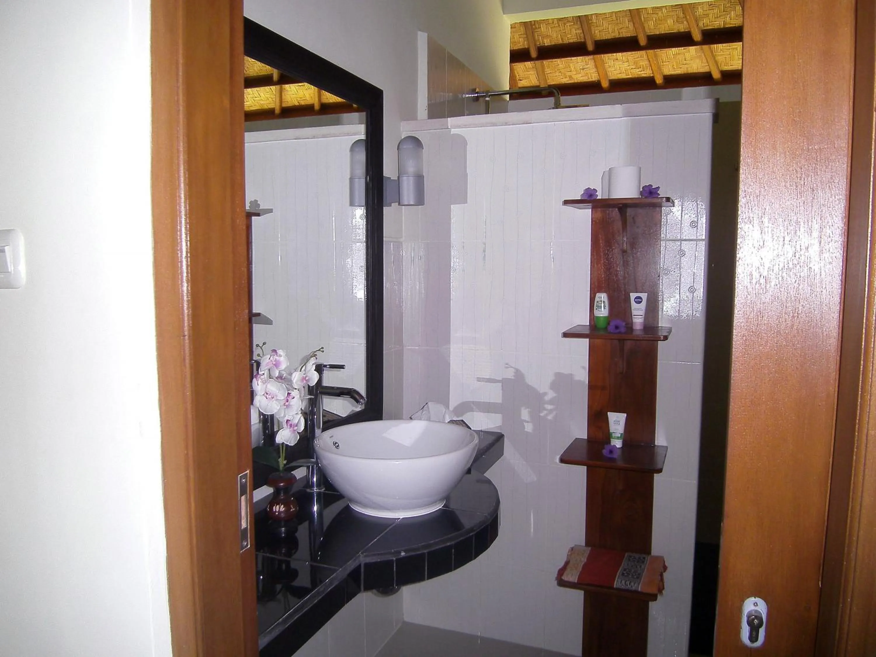 Shower in Alam Mimpi Bali