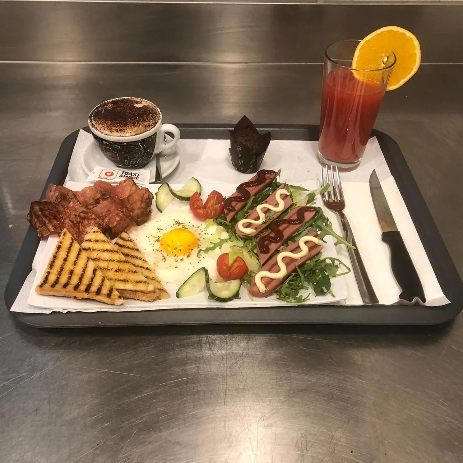 Continental breakfast in Roma 2B