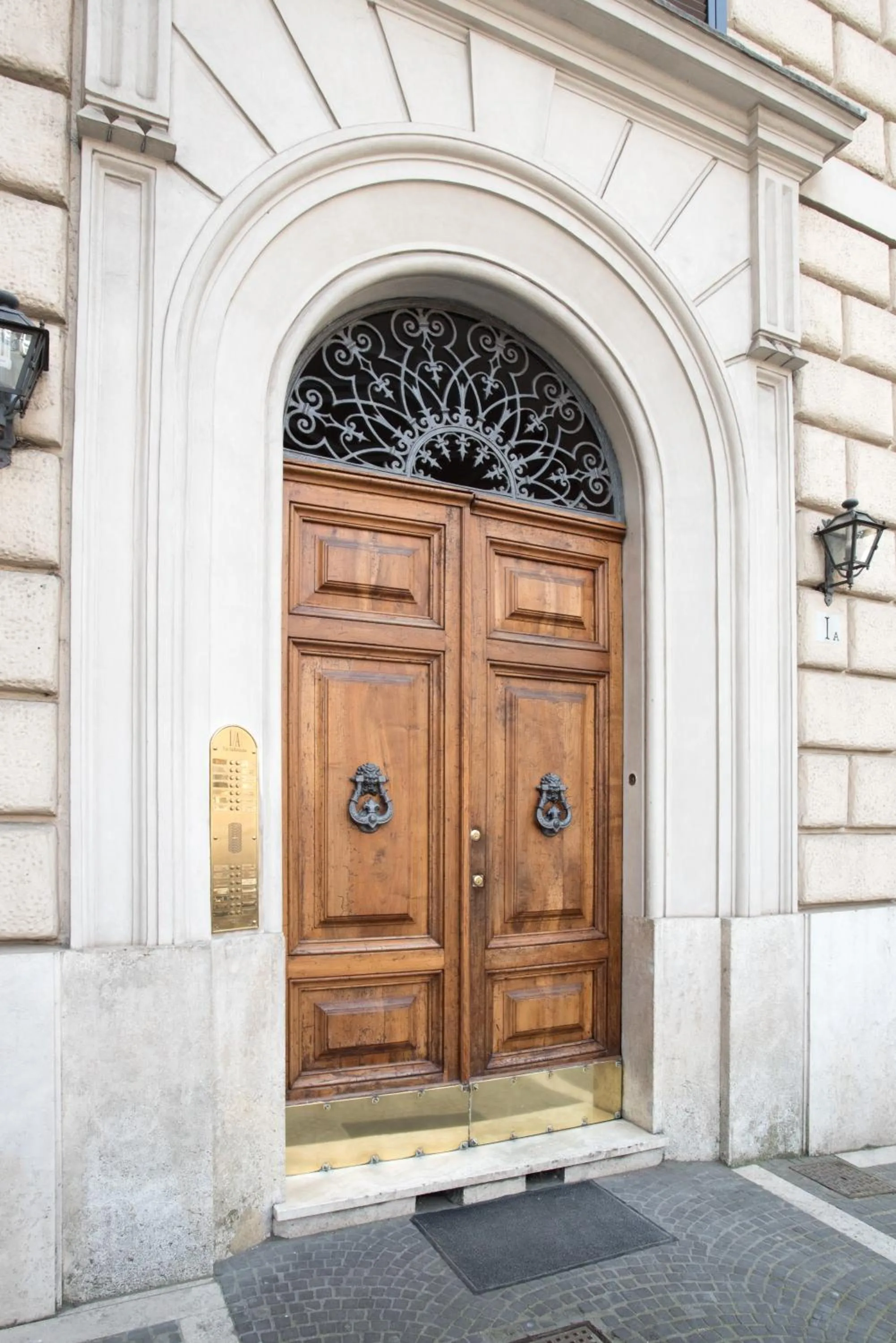 Facade/entrance in Roma 2B