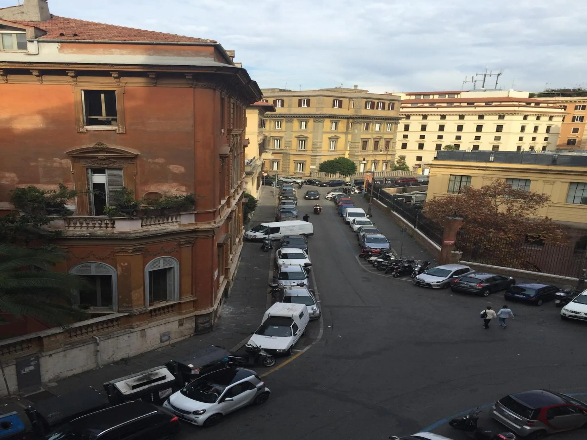 Nearby landmark in Roma 2B