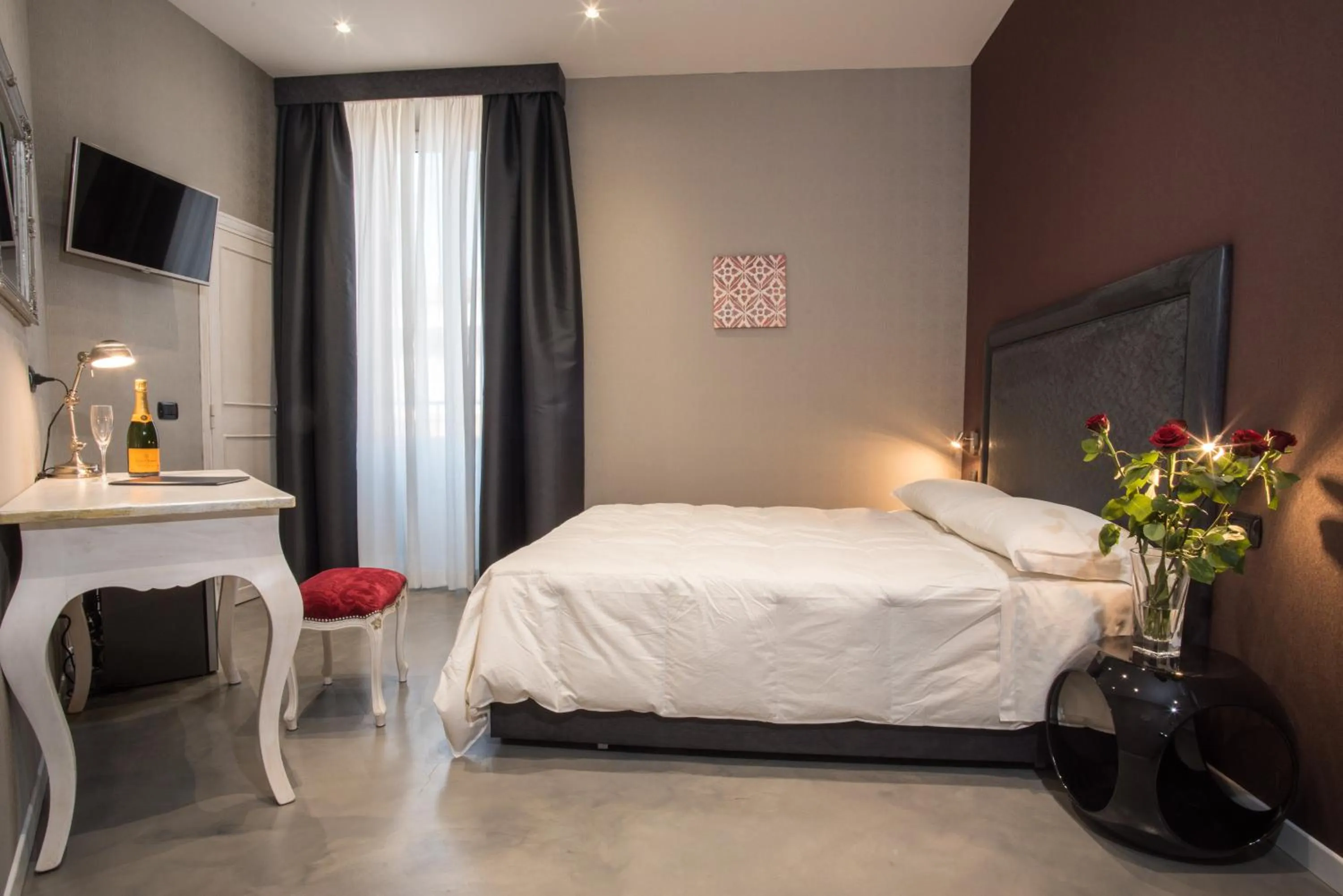 Photo of the whole room, Bed in Roma 2B