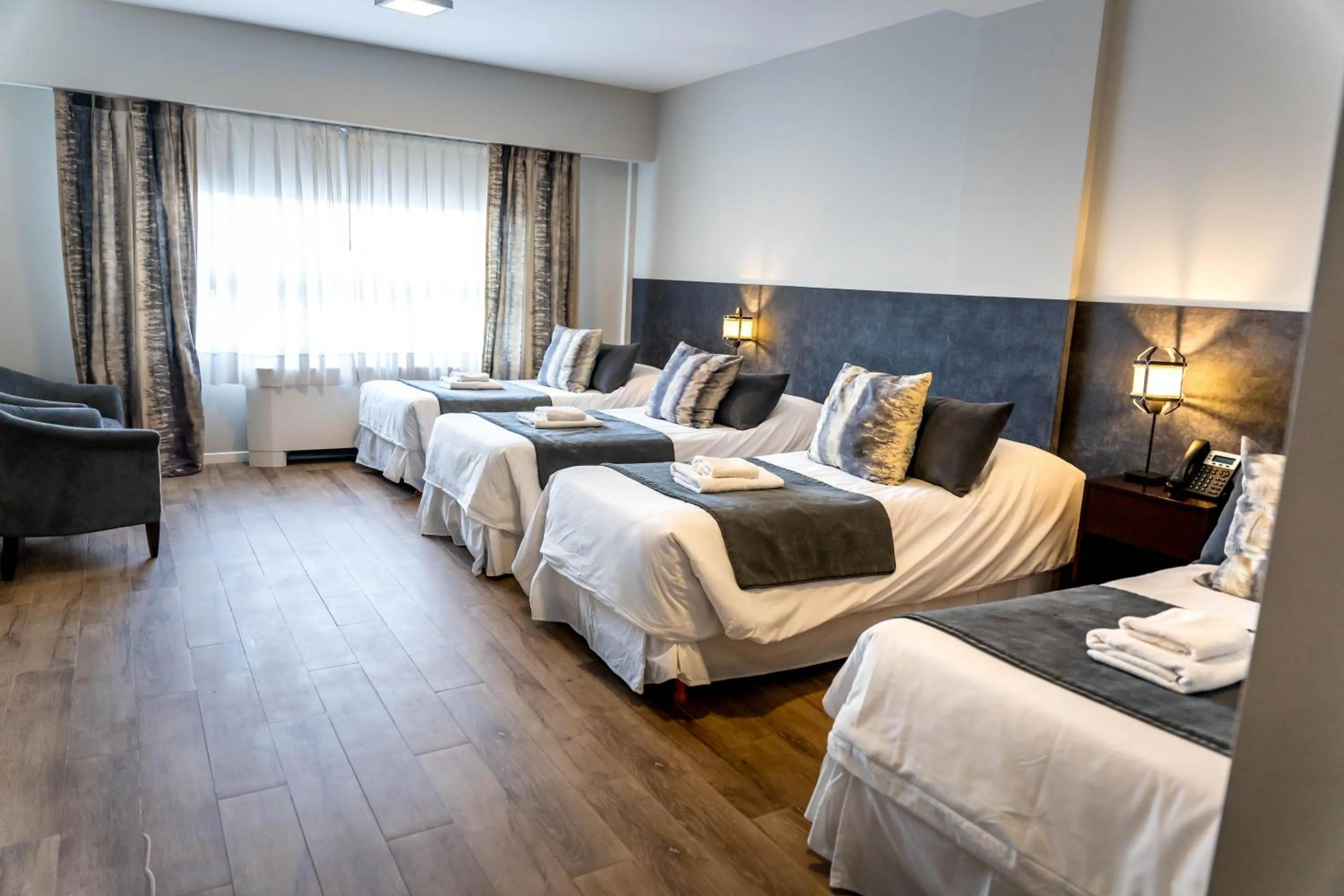 Photo of the whole room, Bed in O2 Hotel Mar del Plata