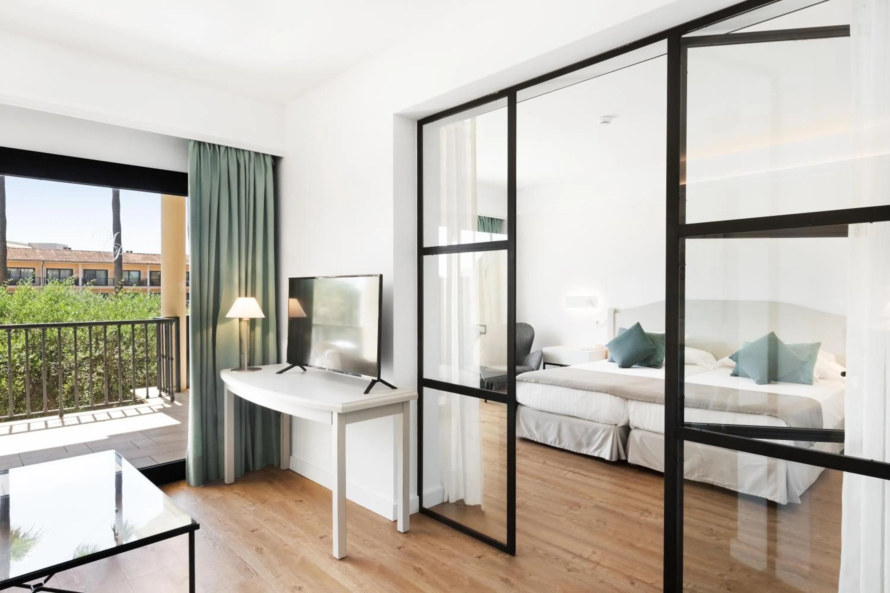 Photo of the whole room, Bed in CM Mallorca Palace - Only Adults