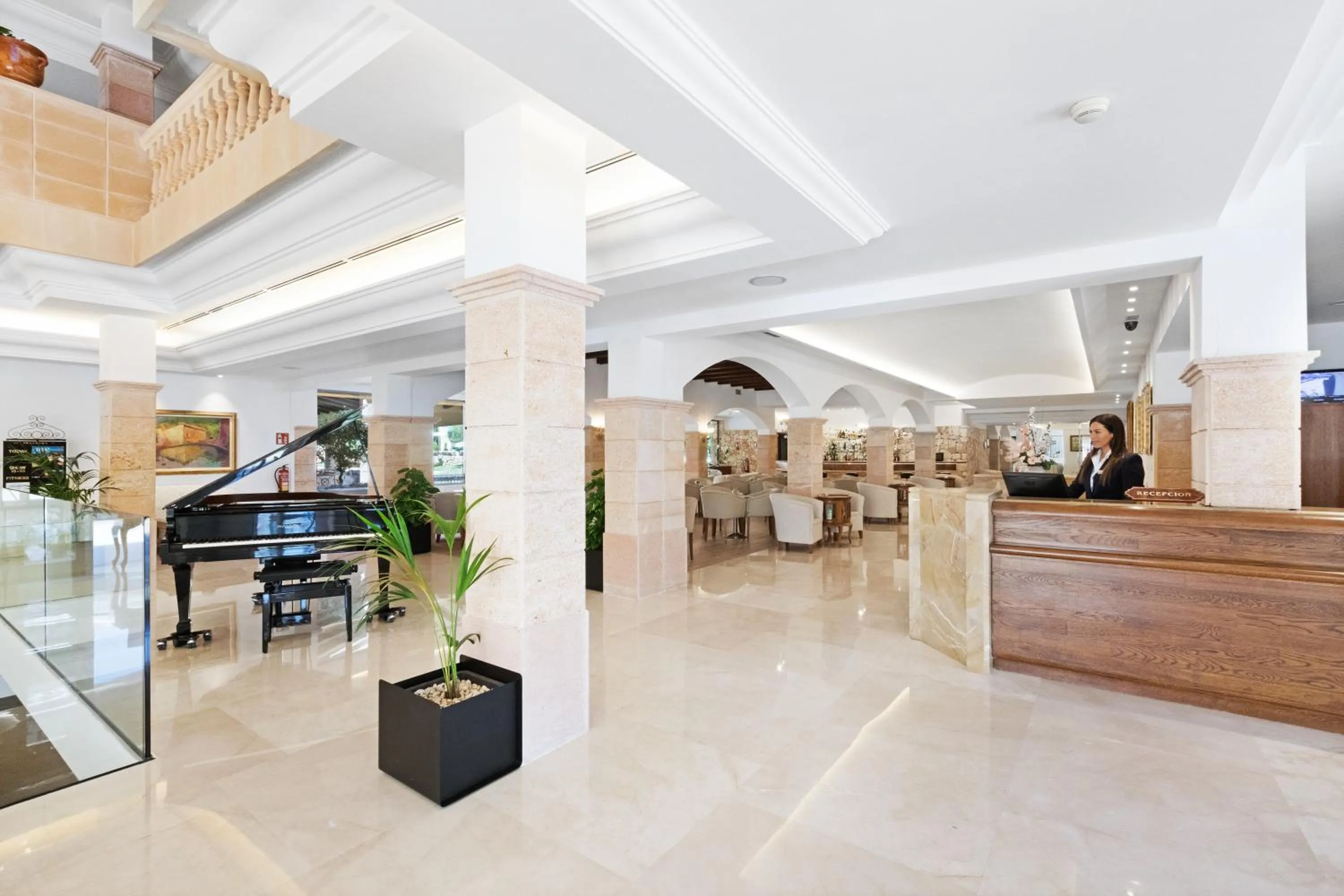 Lobby or reception in CM Mallorca Palace - Only Adults