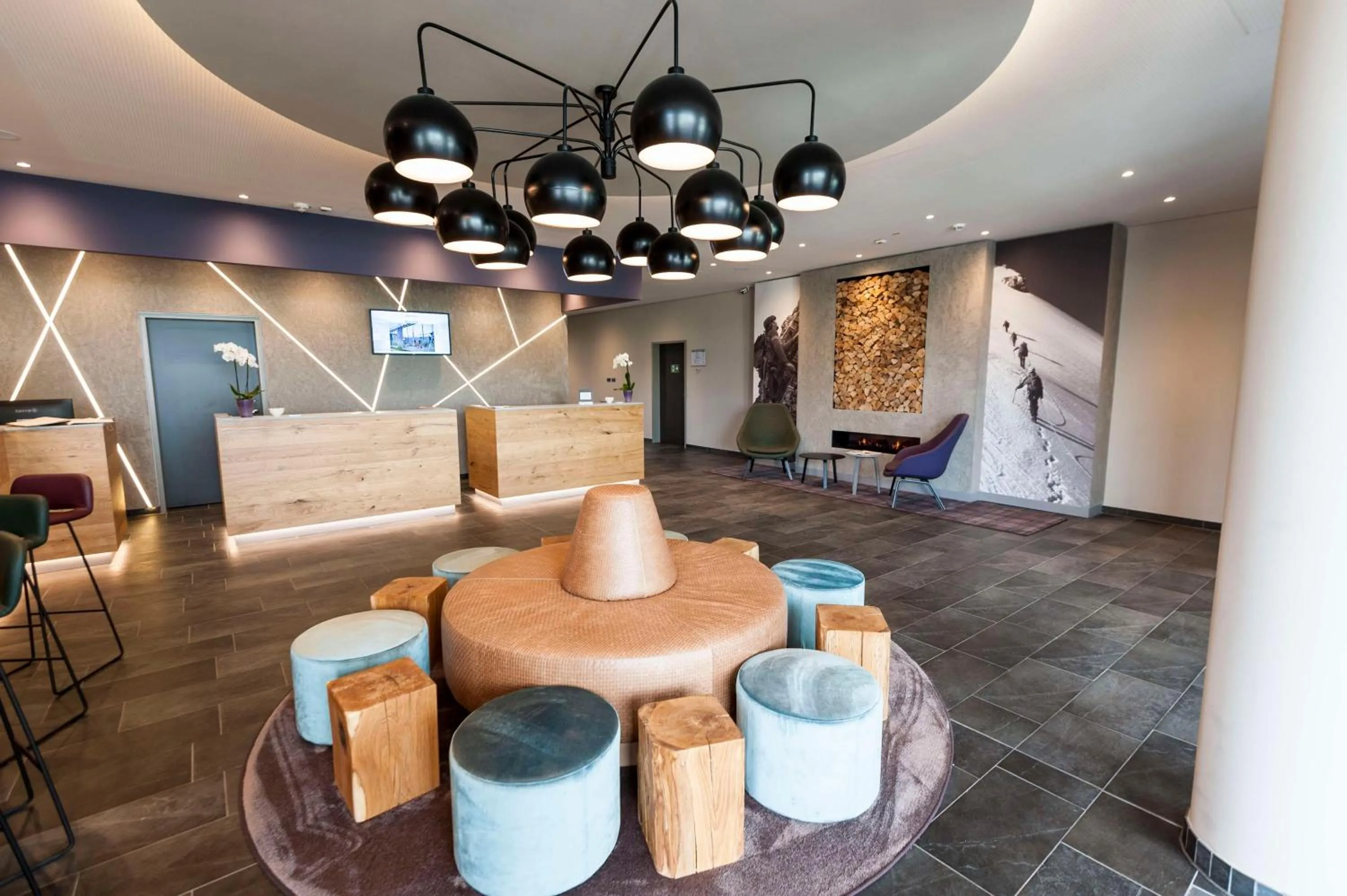 Lobby or reception in BEST WESTERN Hotel The K Unterföhring