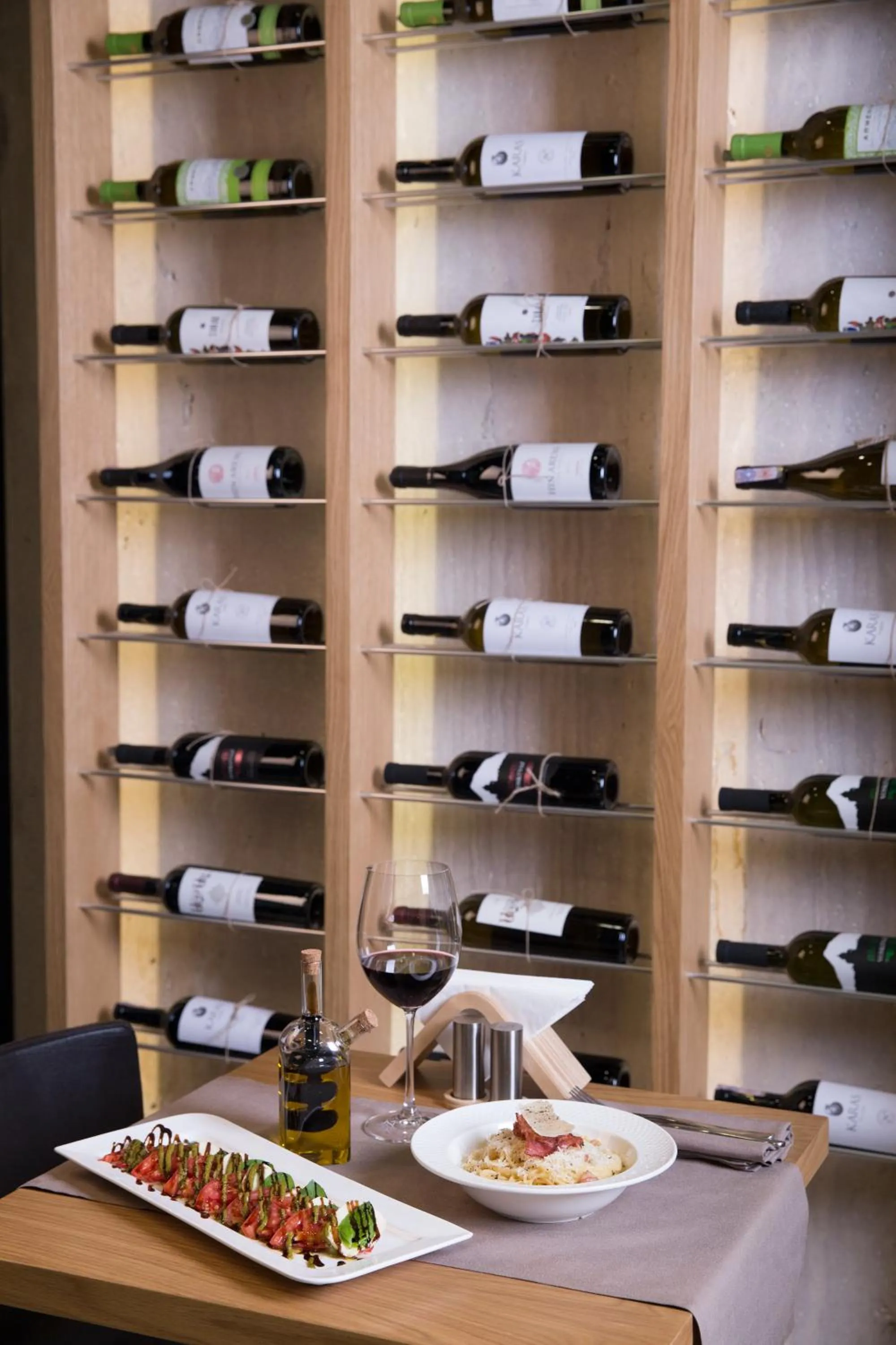 Restaurant/places to eat in Nova Hotel Yerevan