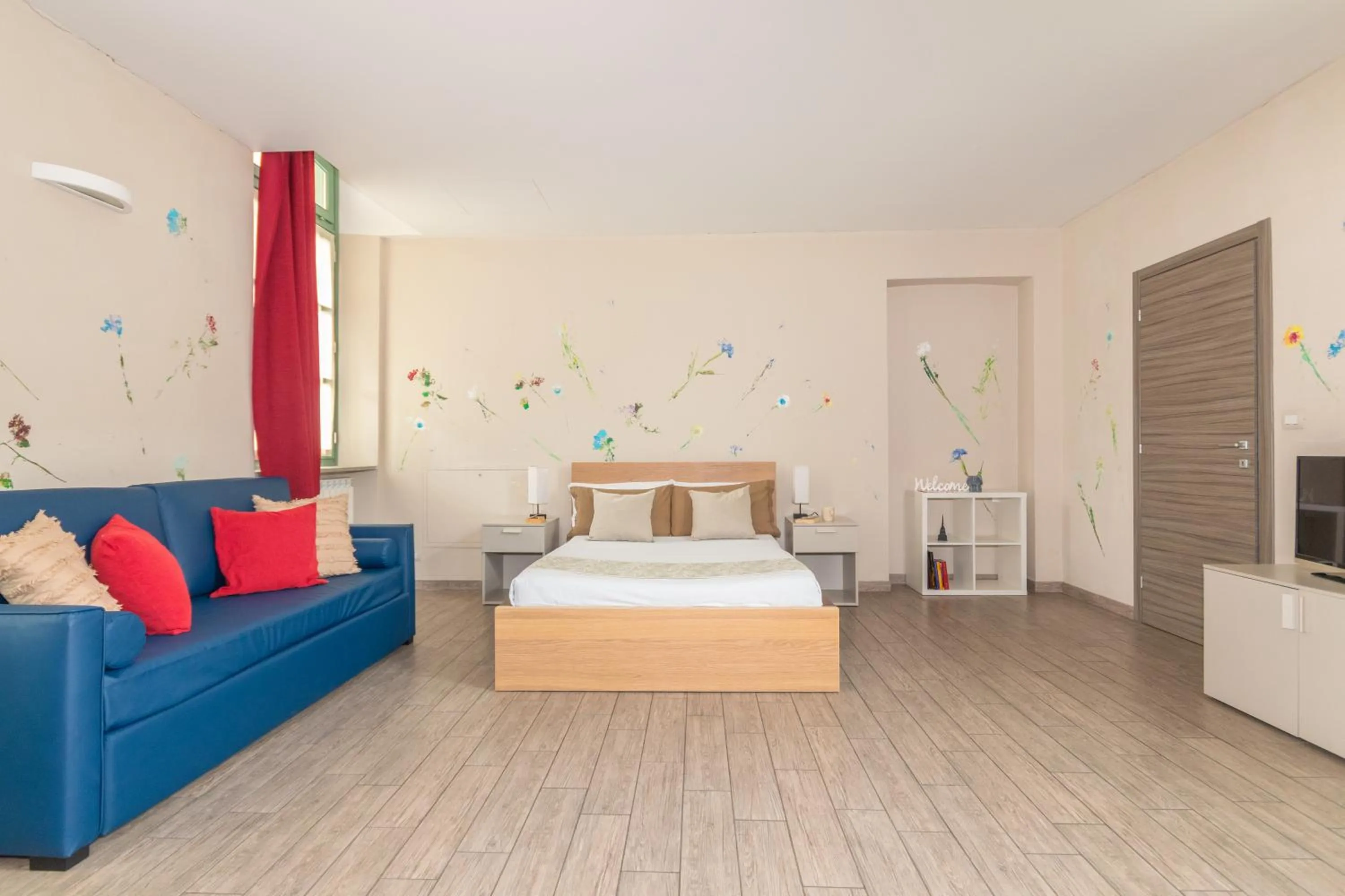 Seating area, Bed in Housing Giulia