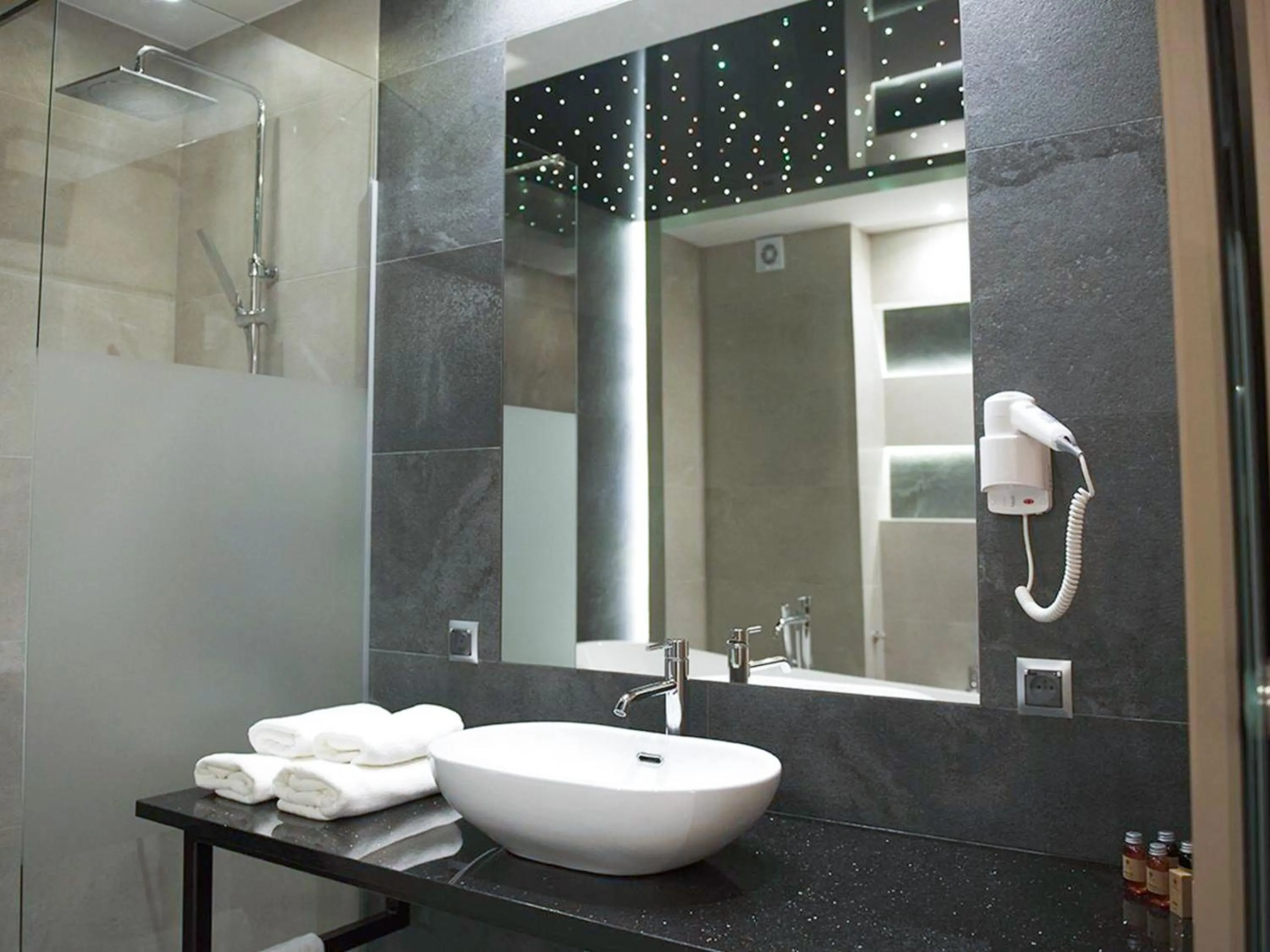 Shower, Bathroom in Hotel Kosma