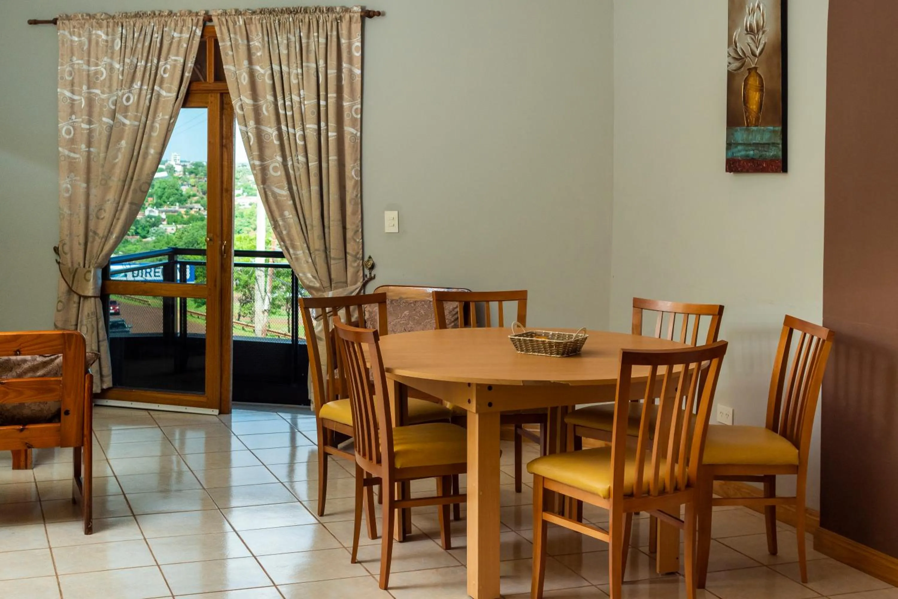 Dining area in Bagu Azul Obera