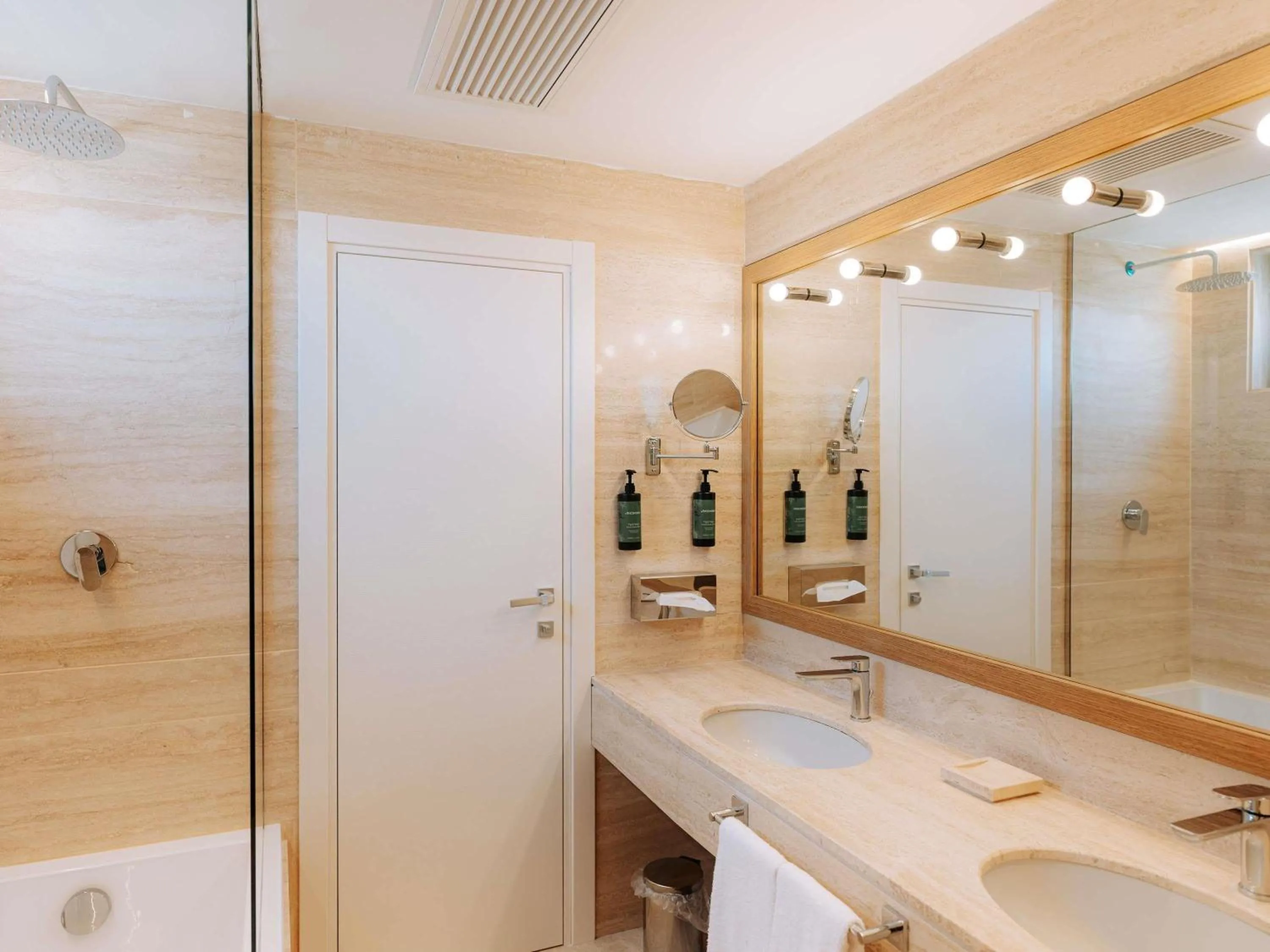 Bedroom in Mövenpick Hotel Bari