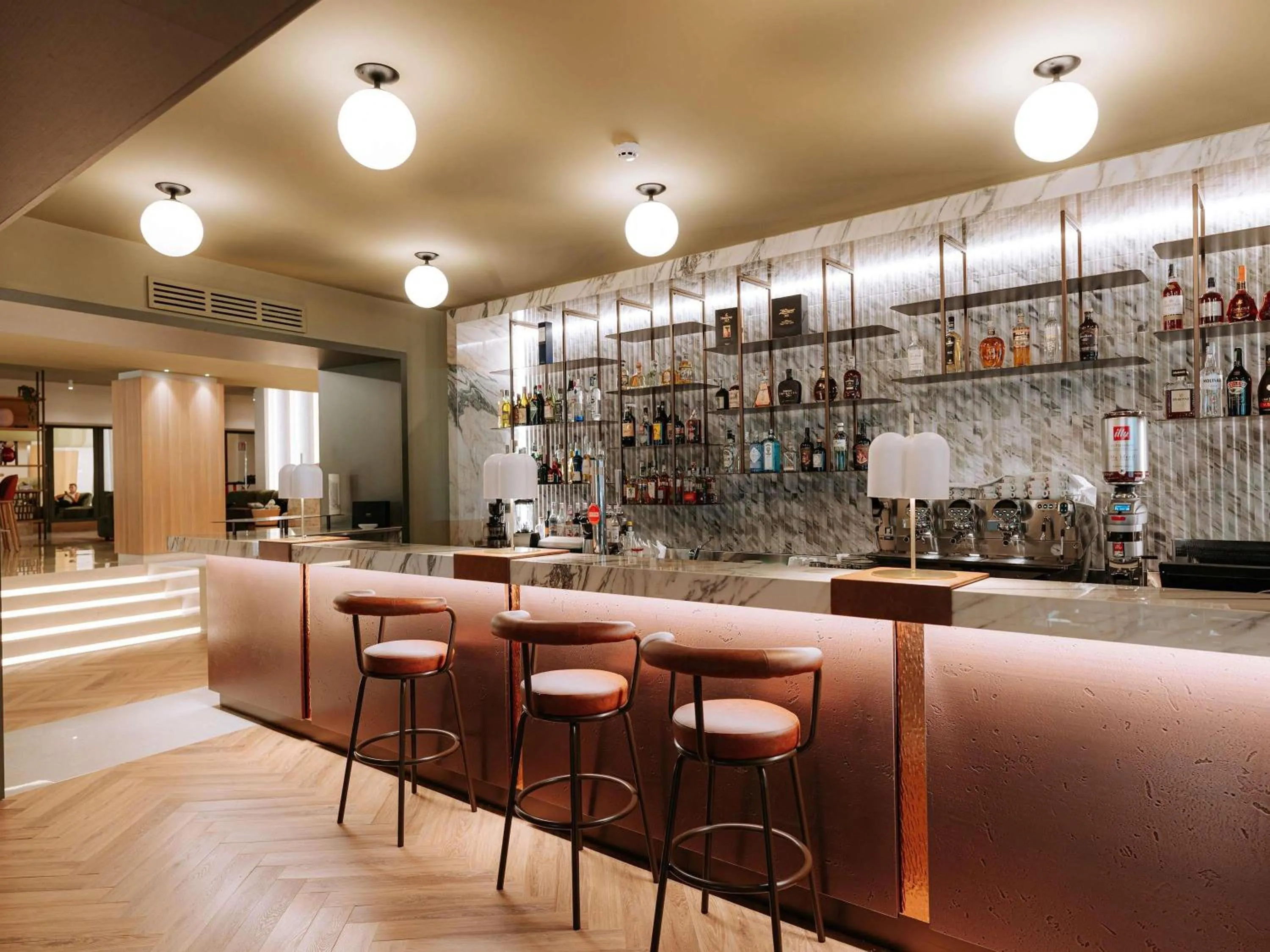 Lounge or bar in Mövenpick Hotel Bari