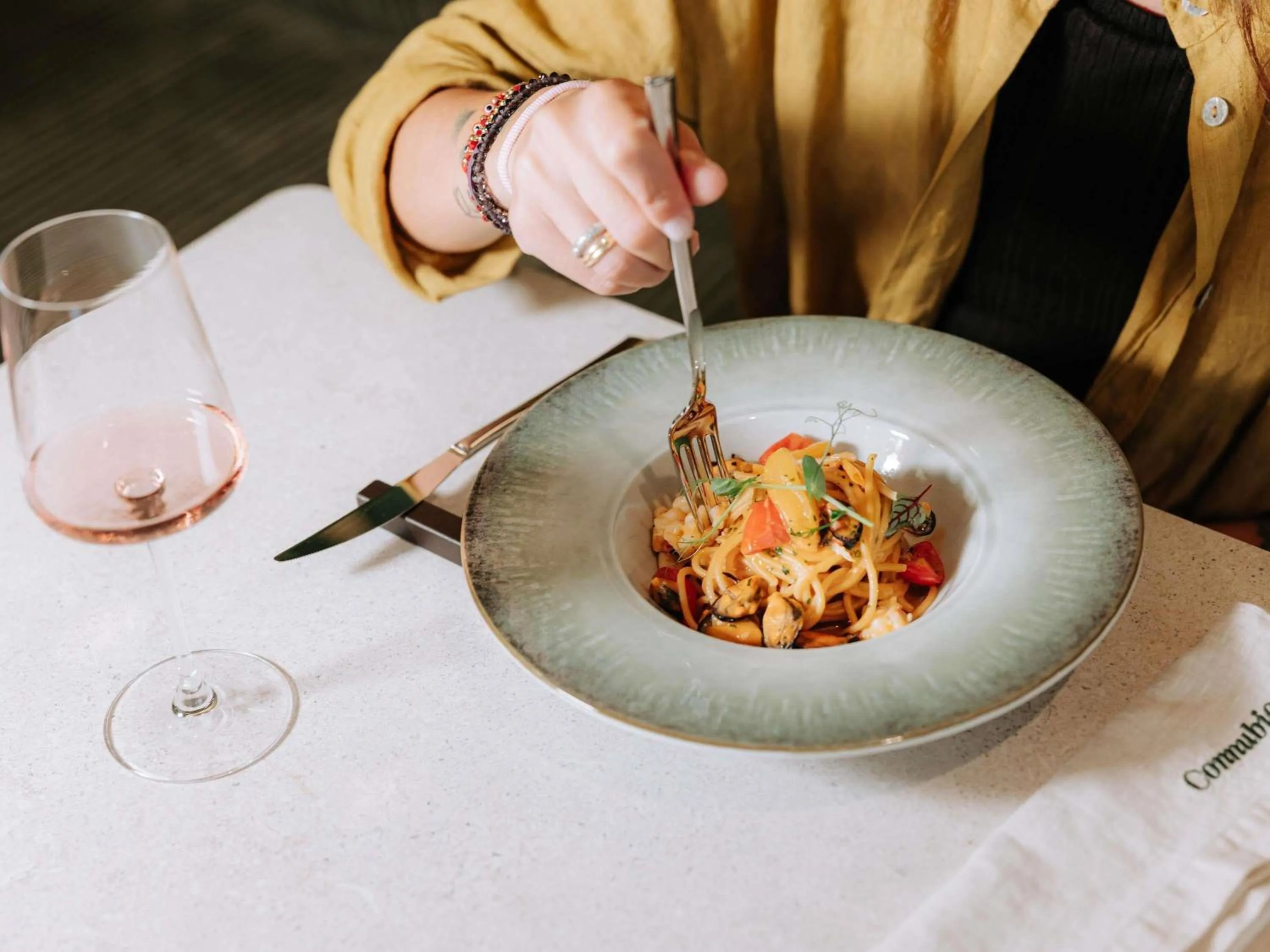 Restaurant/places to eat in Mövenpick Hotel Bari